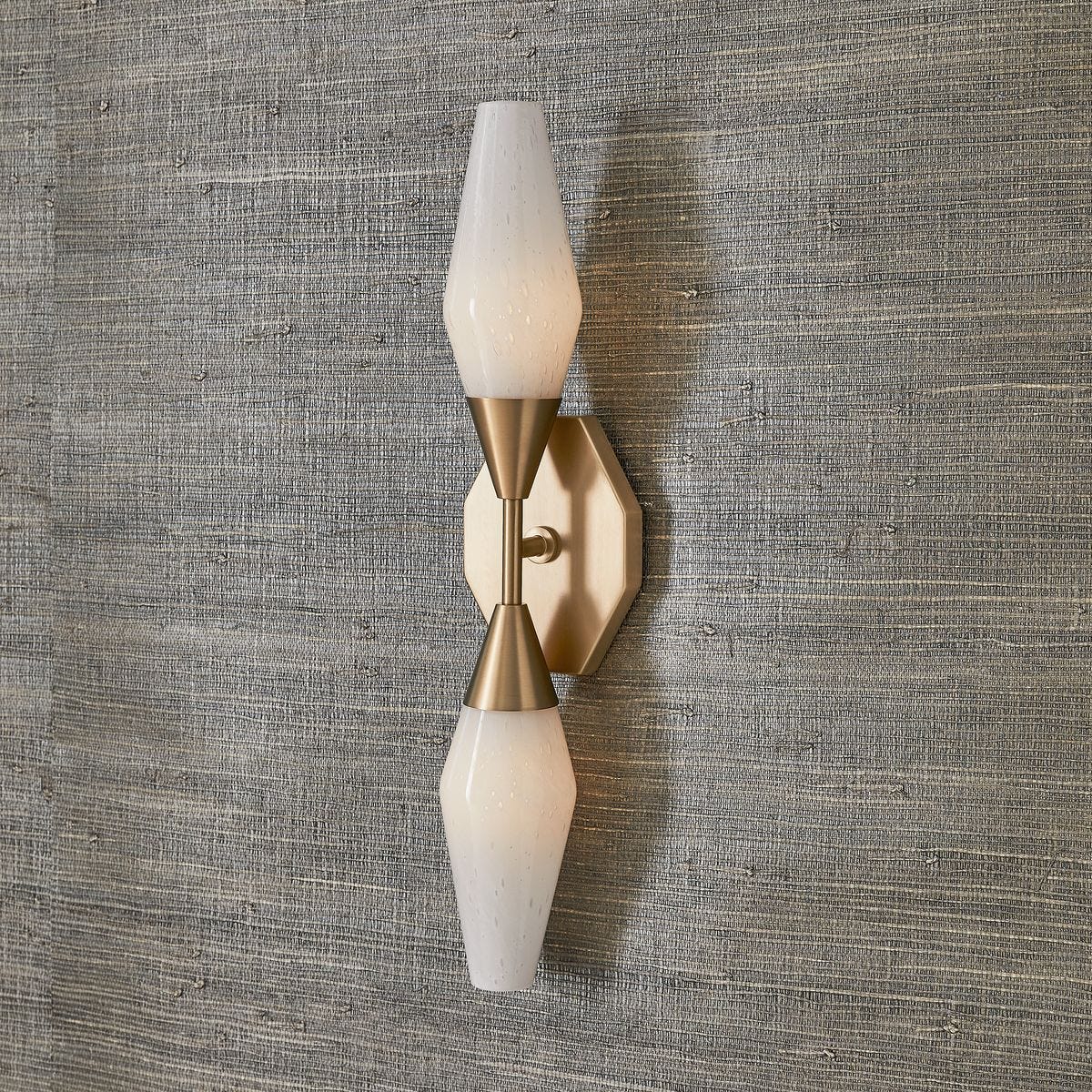Agapanthus, 2 Lt Sconce - Brass