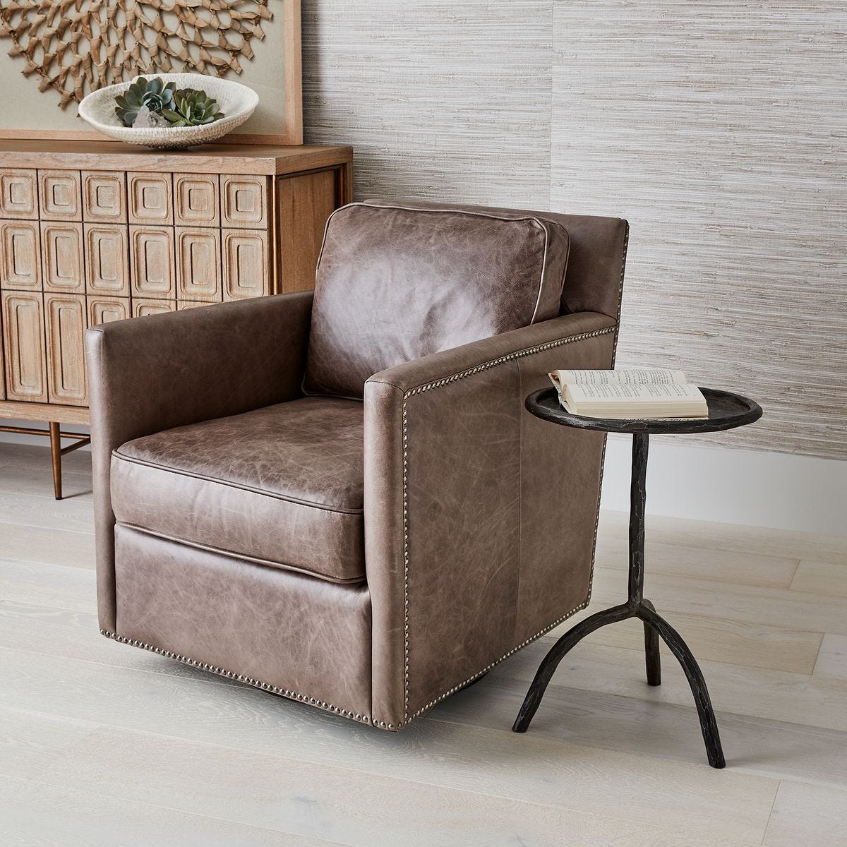 Roosevelt Swivel Chair - Smoke