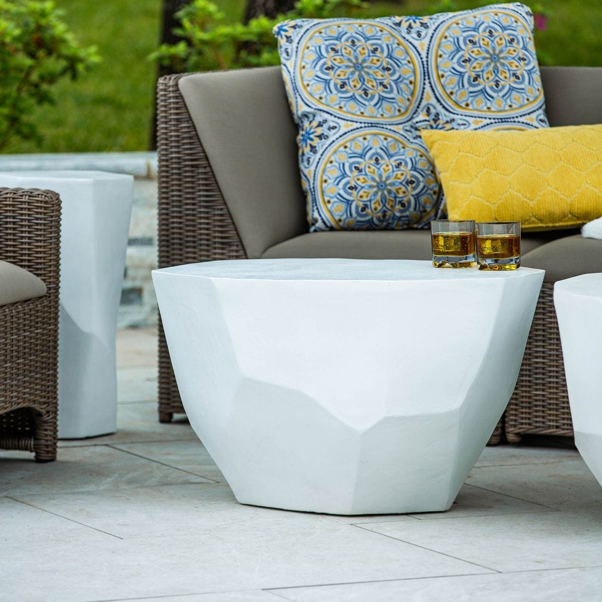 Cathenna Coffee Table - White Medium