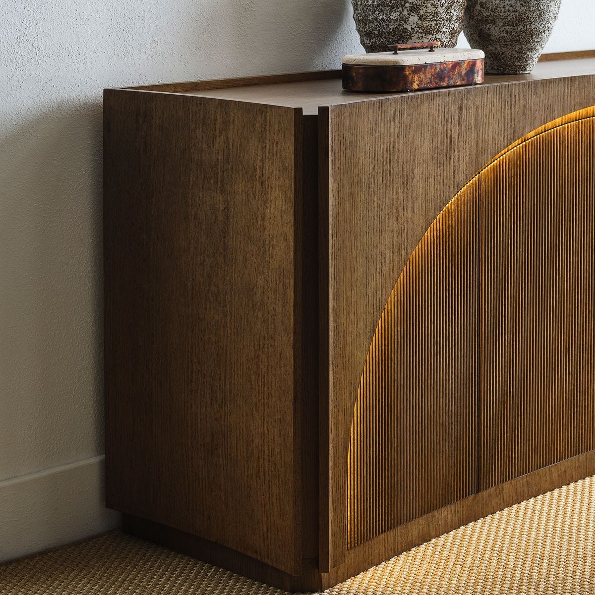 High Light, Lighted 4 Door Console Cabinet