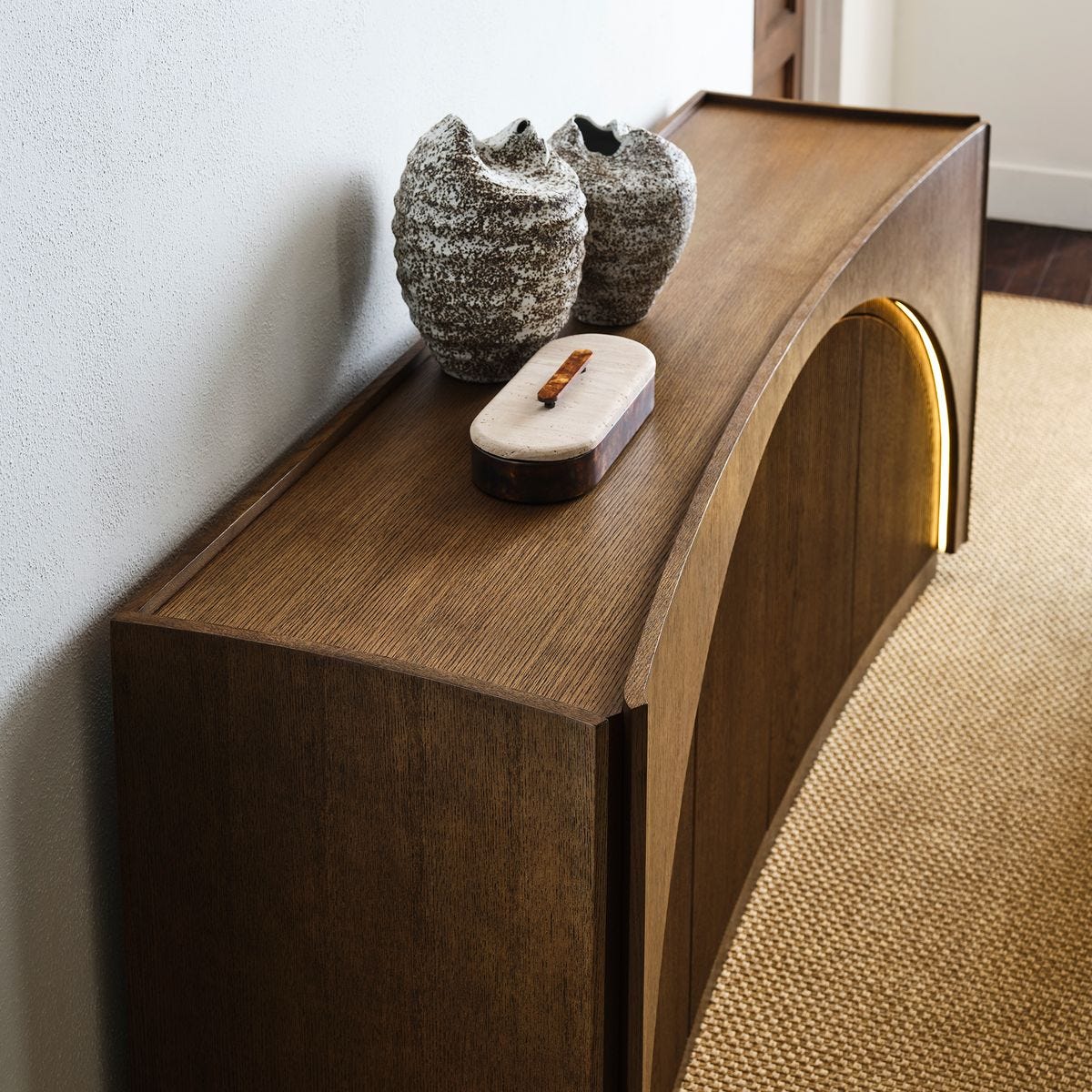 High Light, Lighted 4 Door Console Cabinet