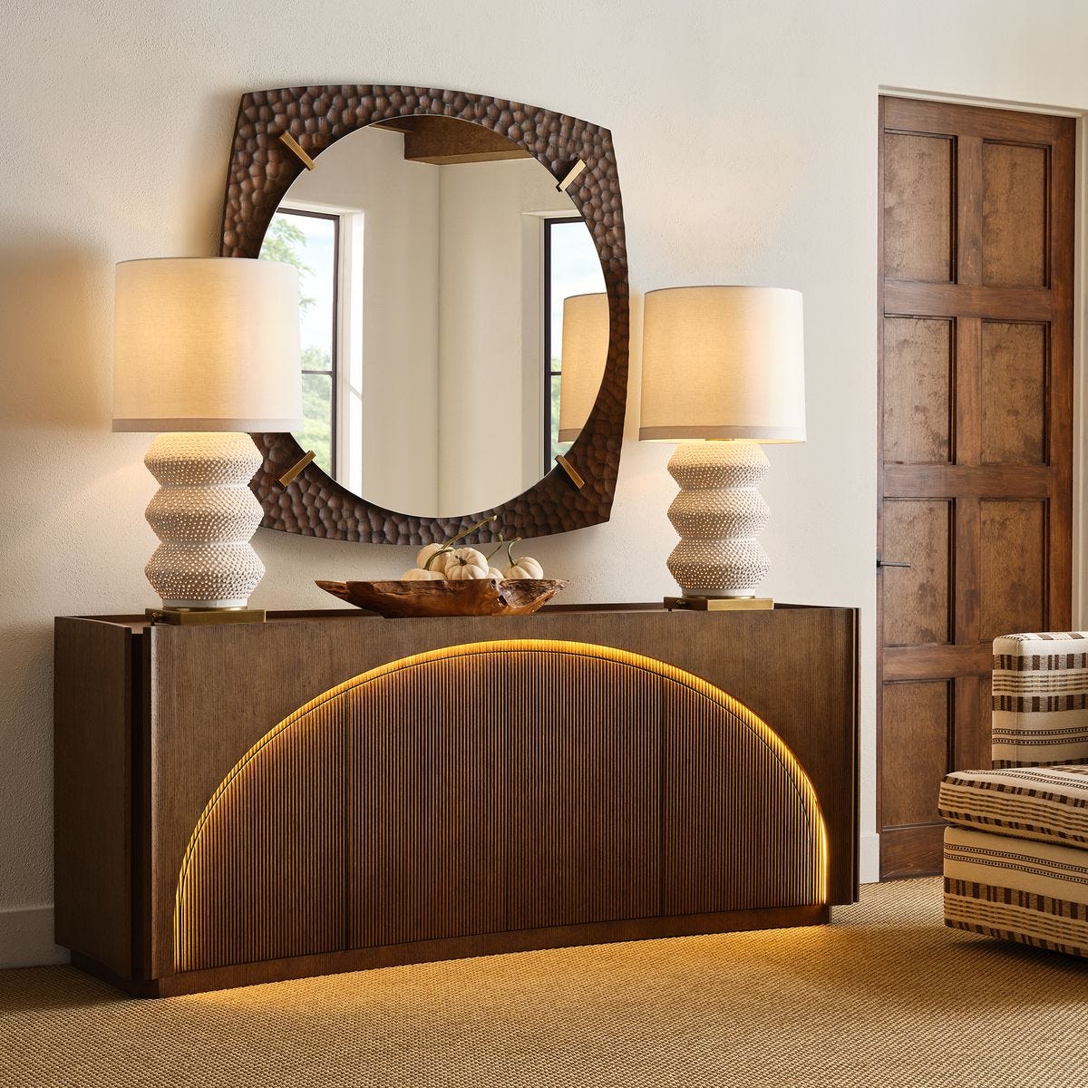 High Light, Lighted 4 Door Console Cabinet