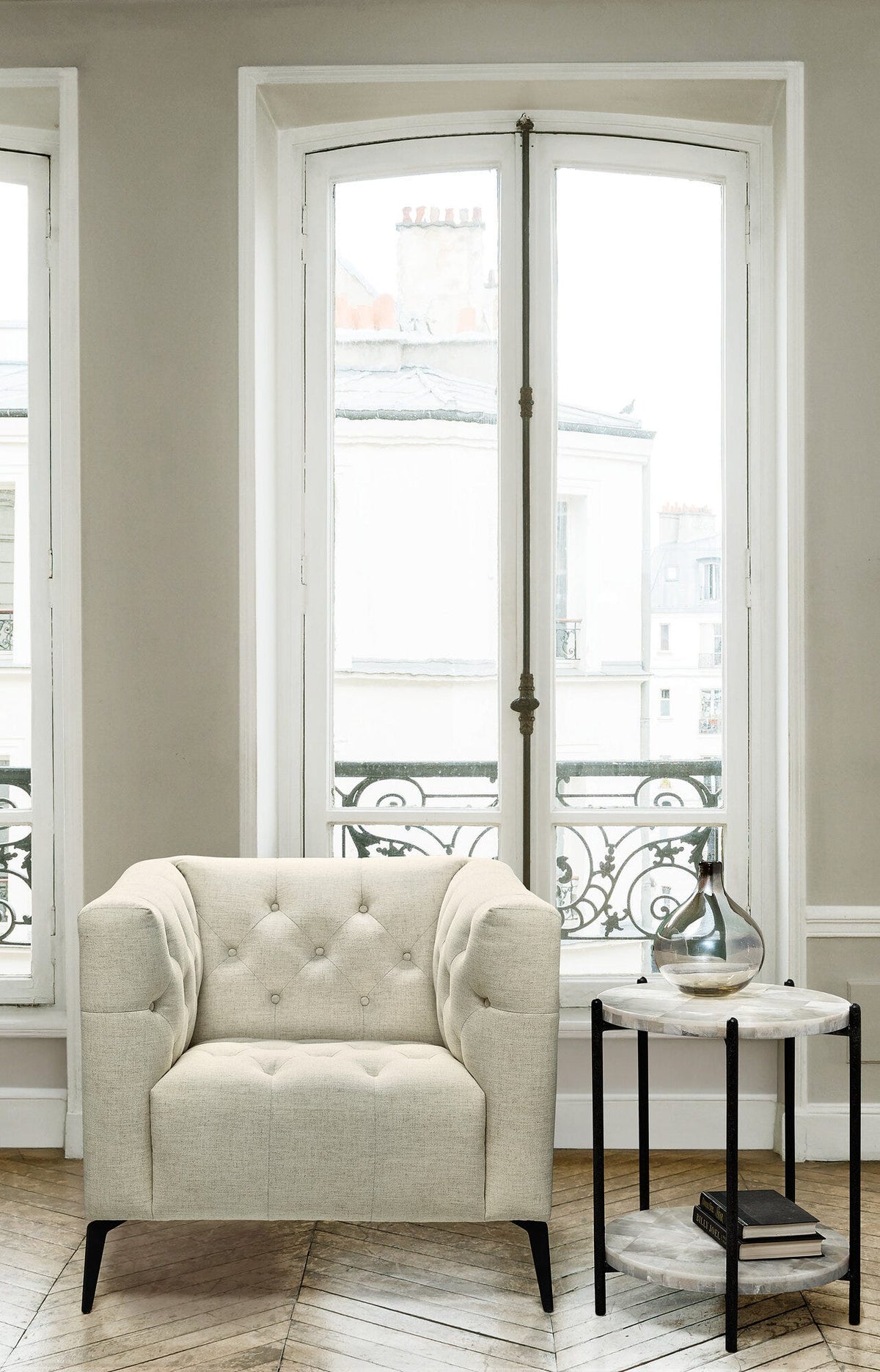 Nicolla Stationary Chair