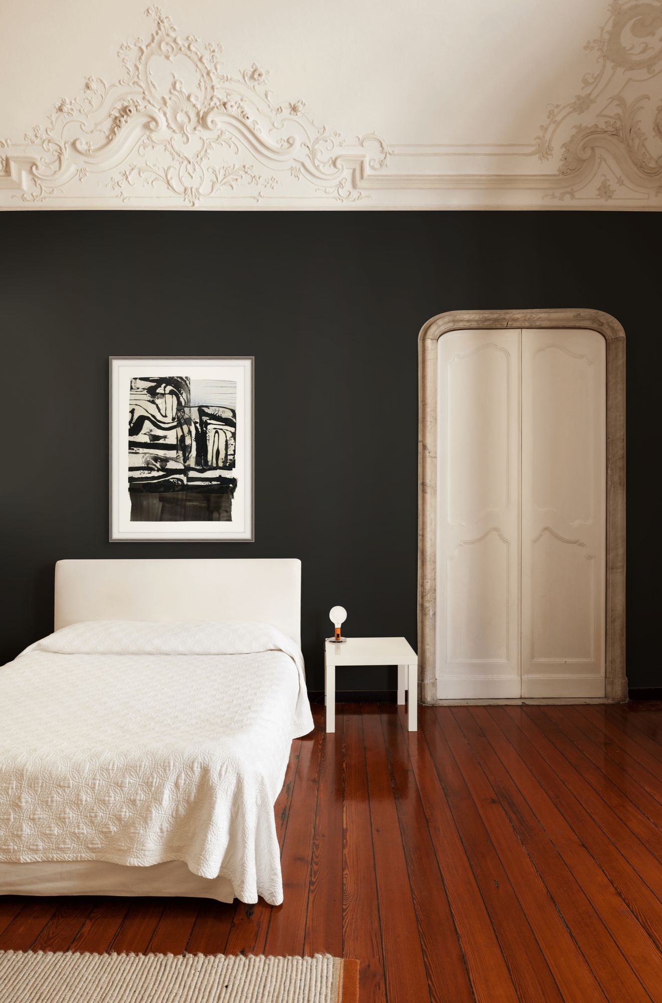 Diamante 1 in a room