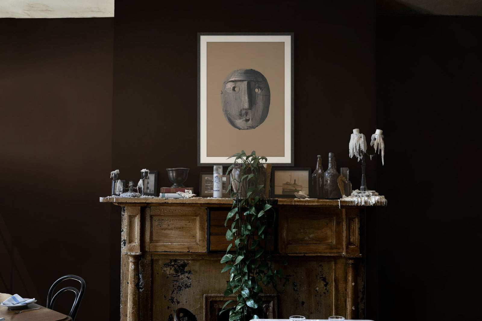 Modern Portraits 6 in a room