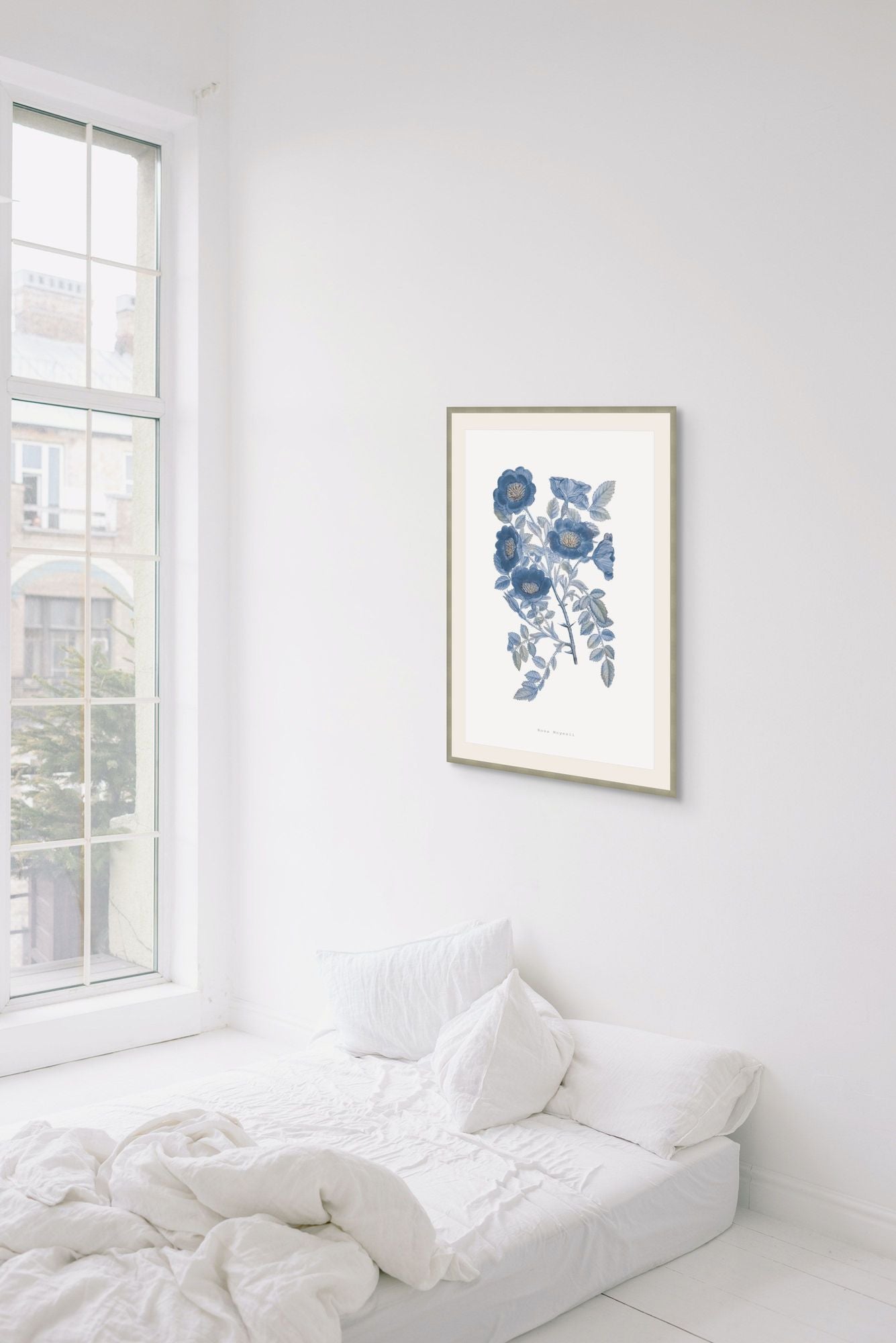 Bouquet Blue 5 in a room