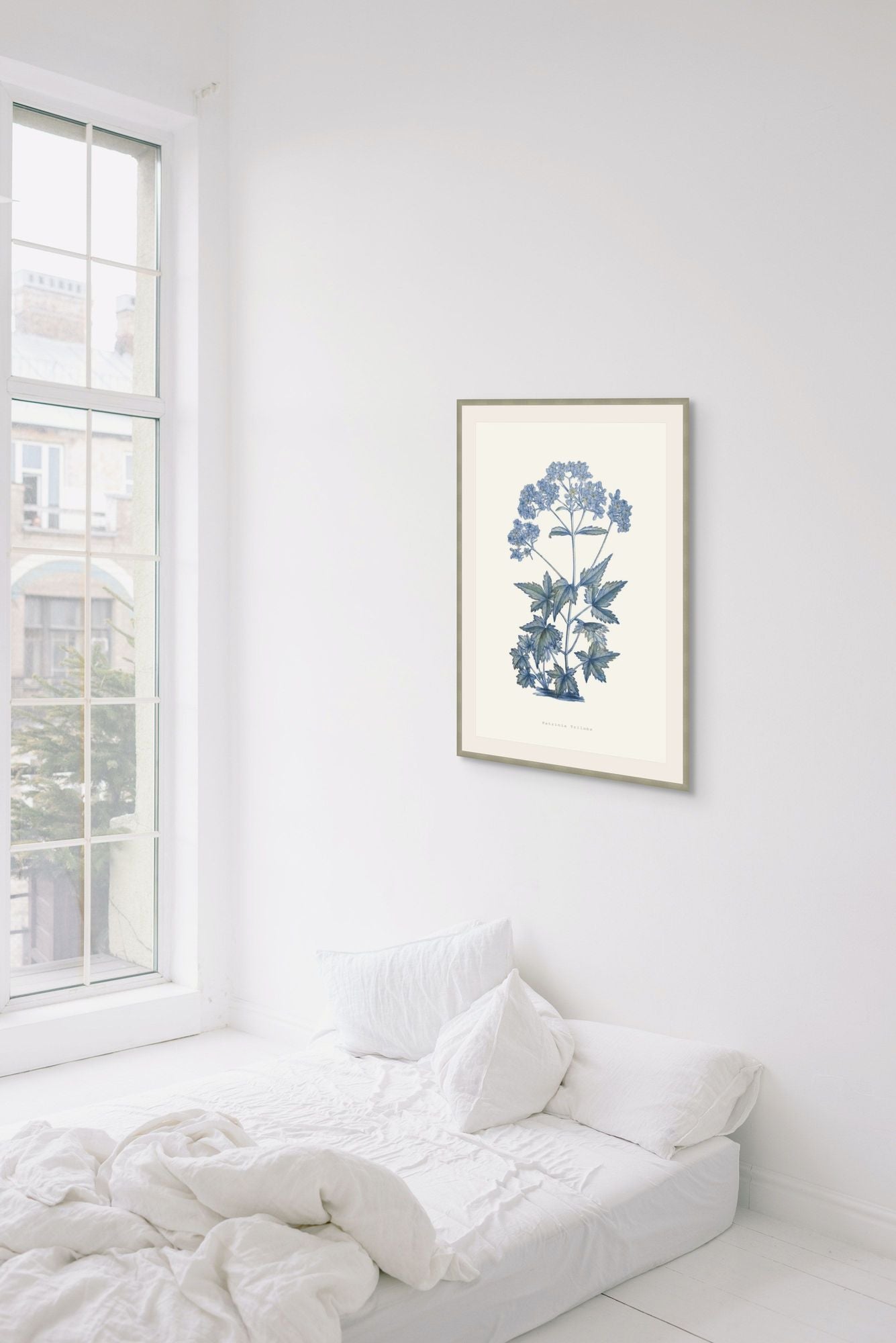 Bouquet Blue 6 in a room