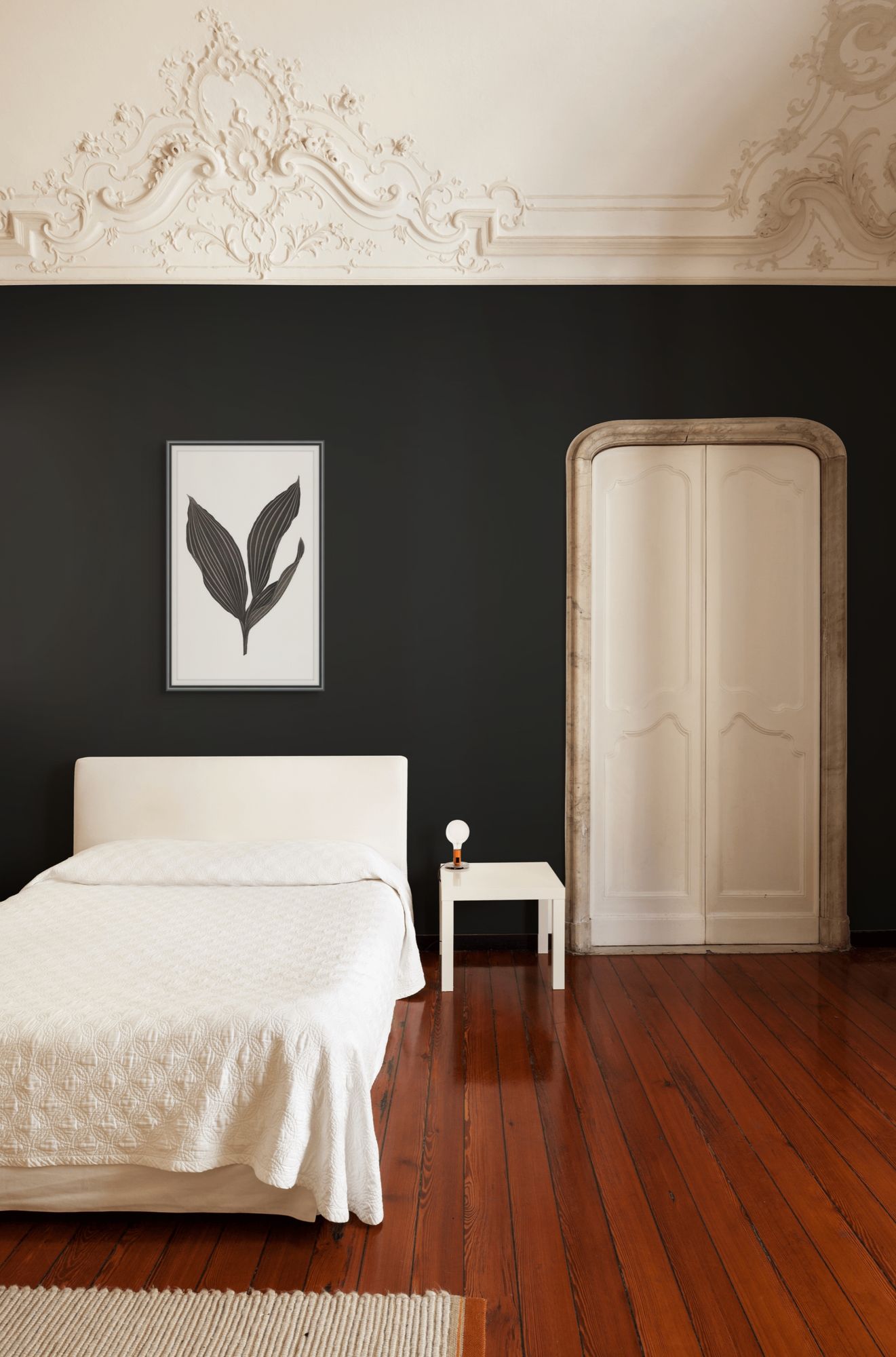 Daily Wish Black 1 in a room