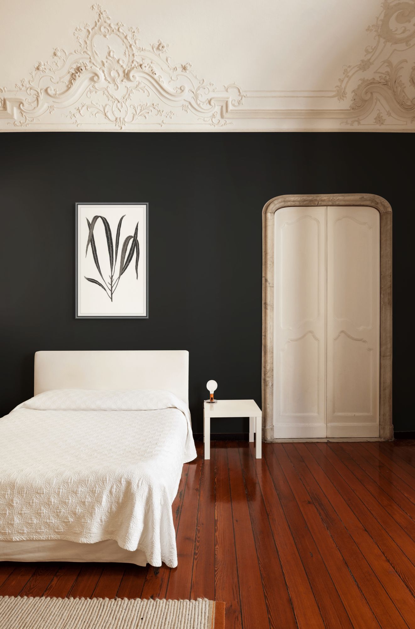 Daily Wish Black 3 in a room