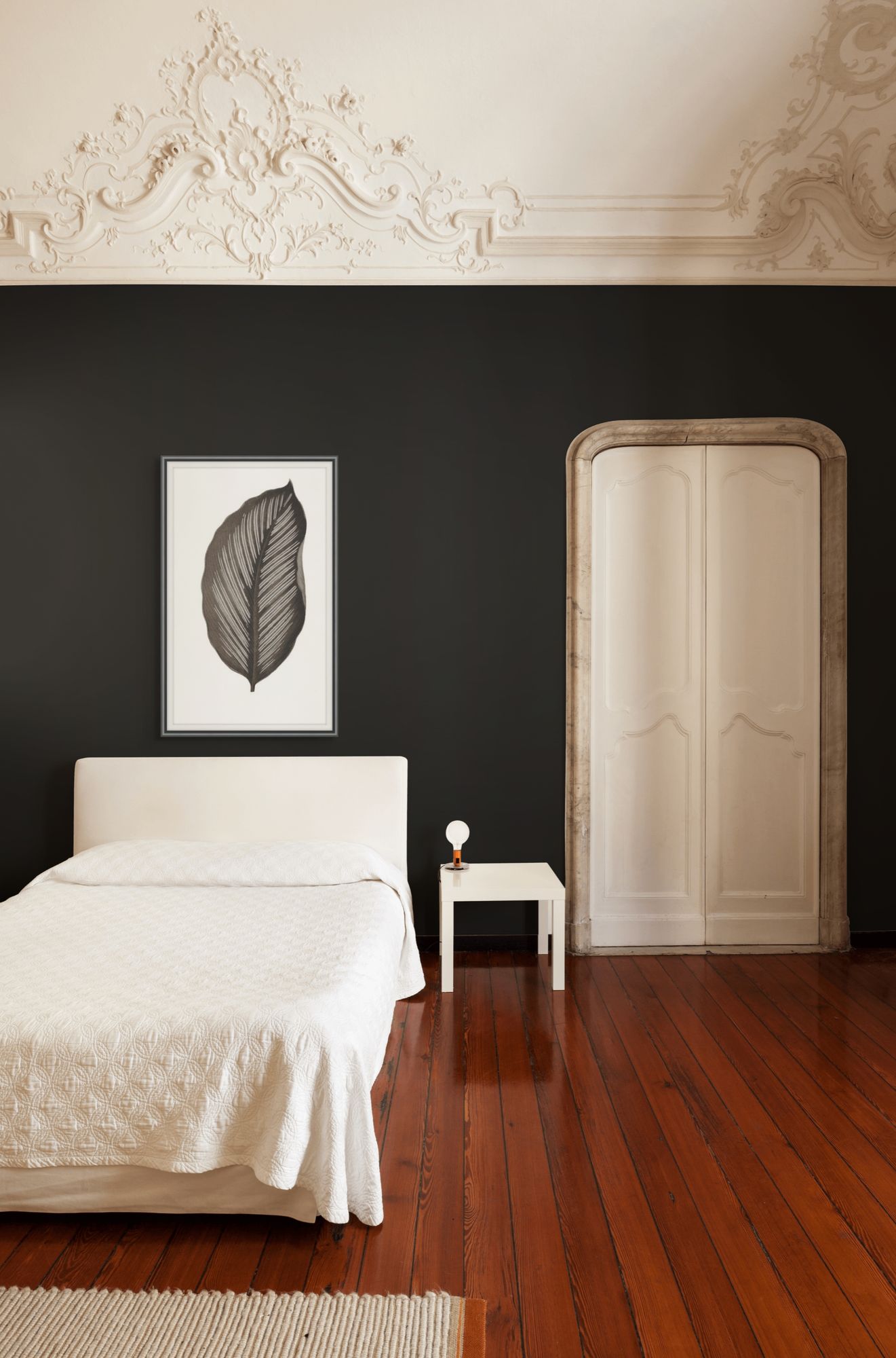 Daily Wish Black 4 in a room