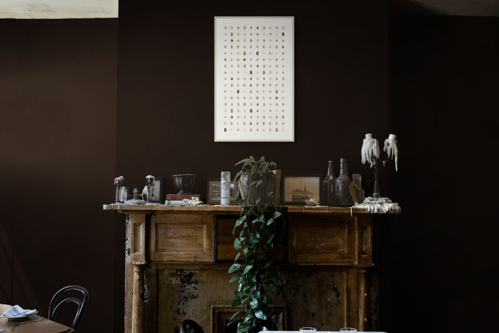Melange 1 in a room