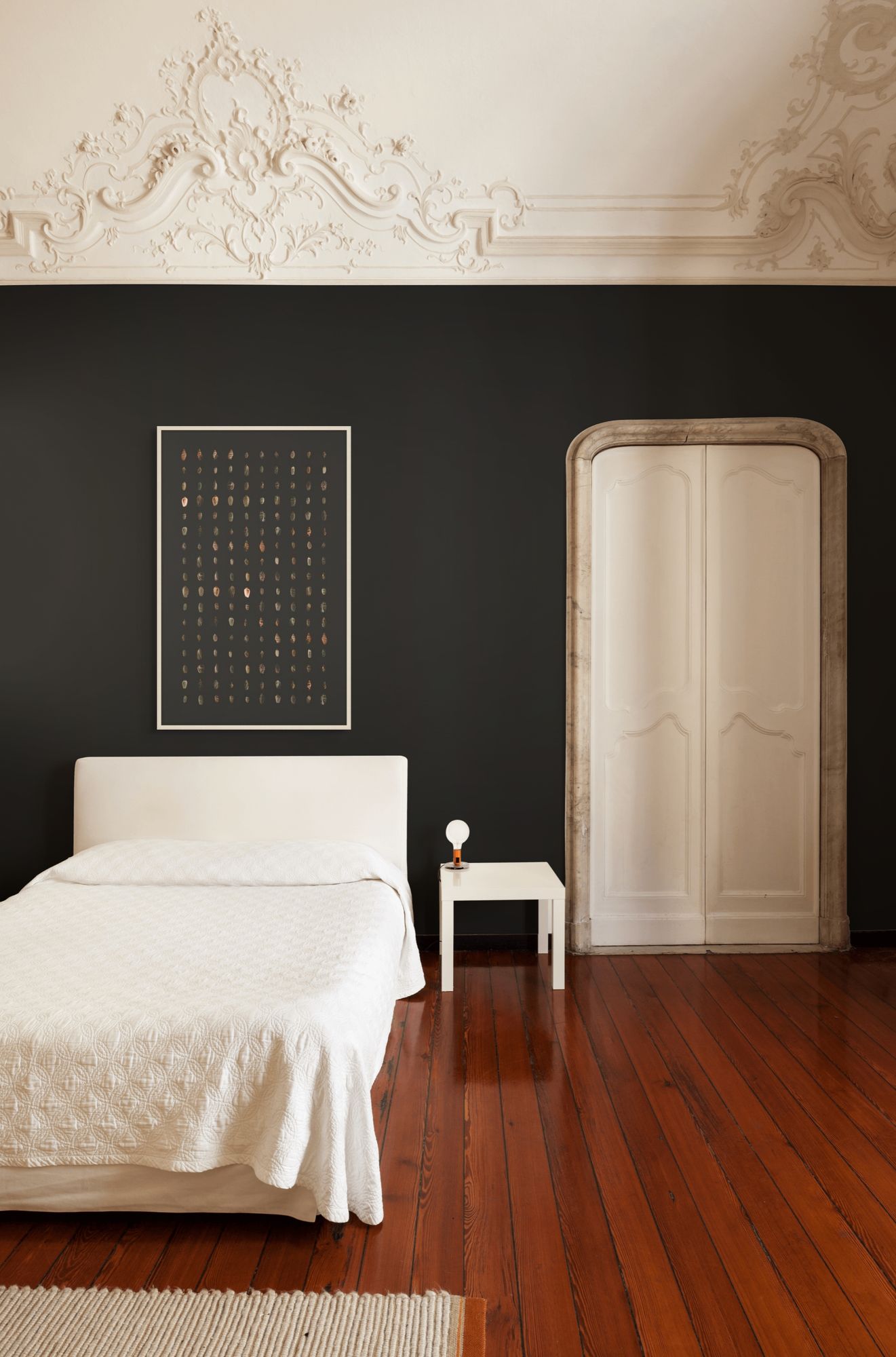 Melange 6 in a room