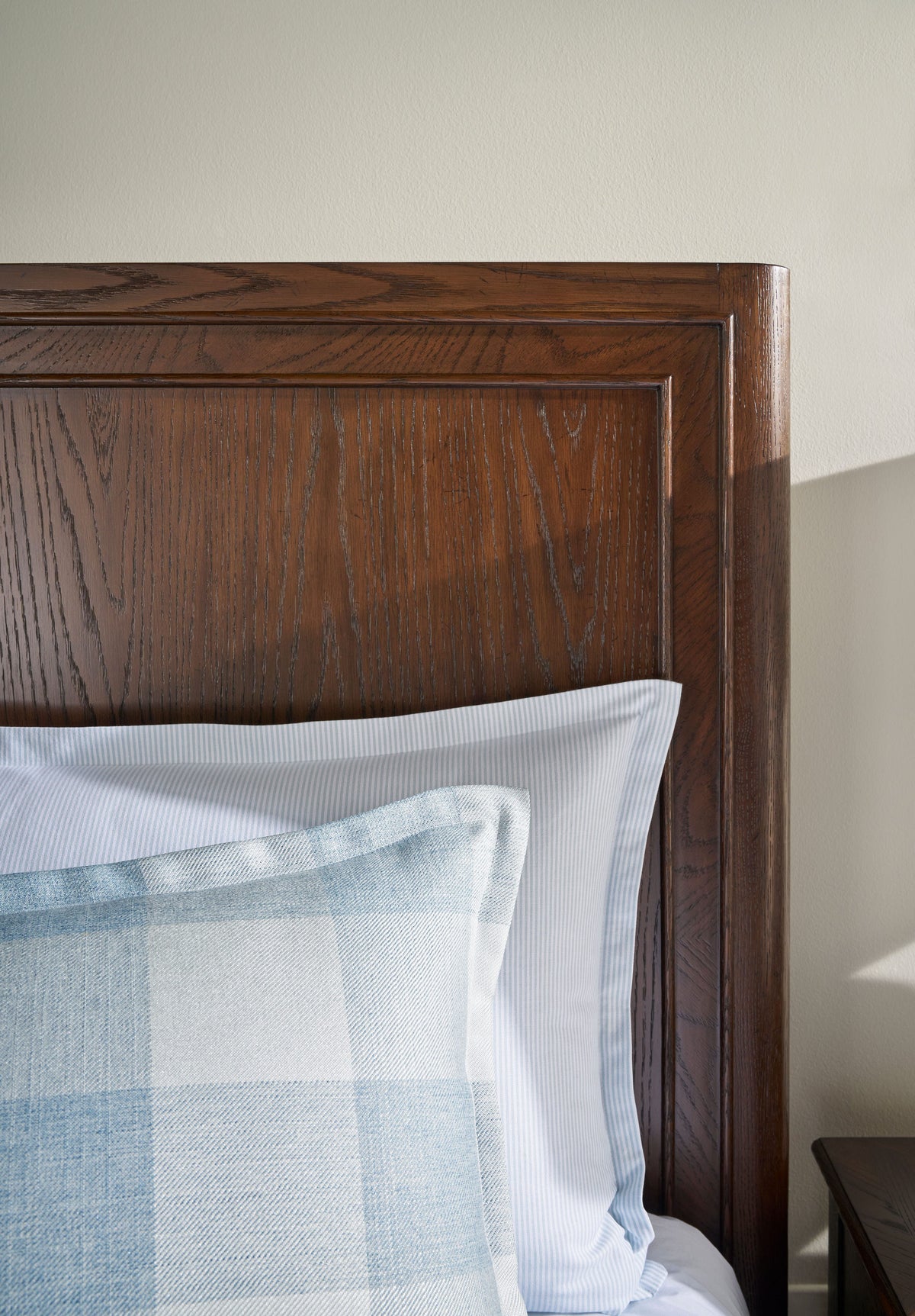 Surrey US King Wood Bed