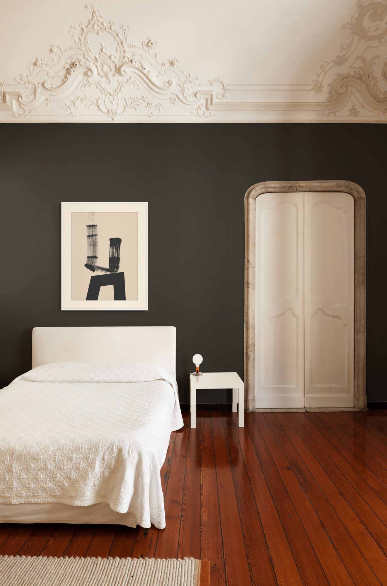 Linear Story 1 in a room