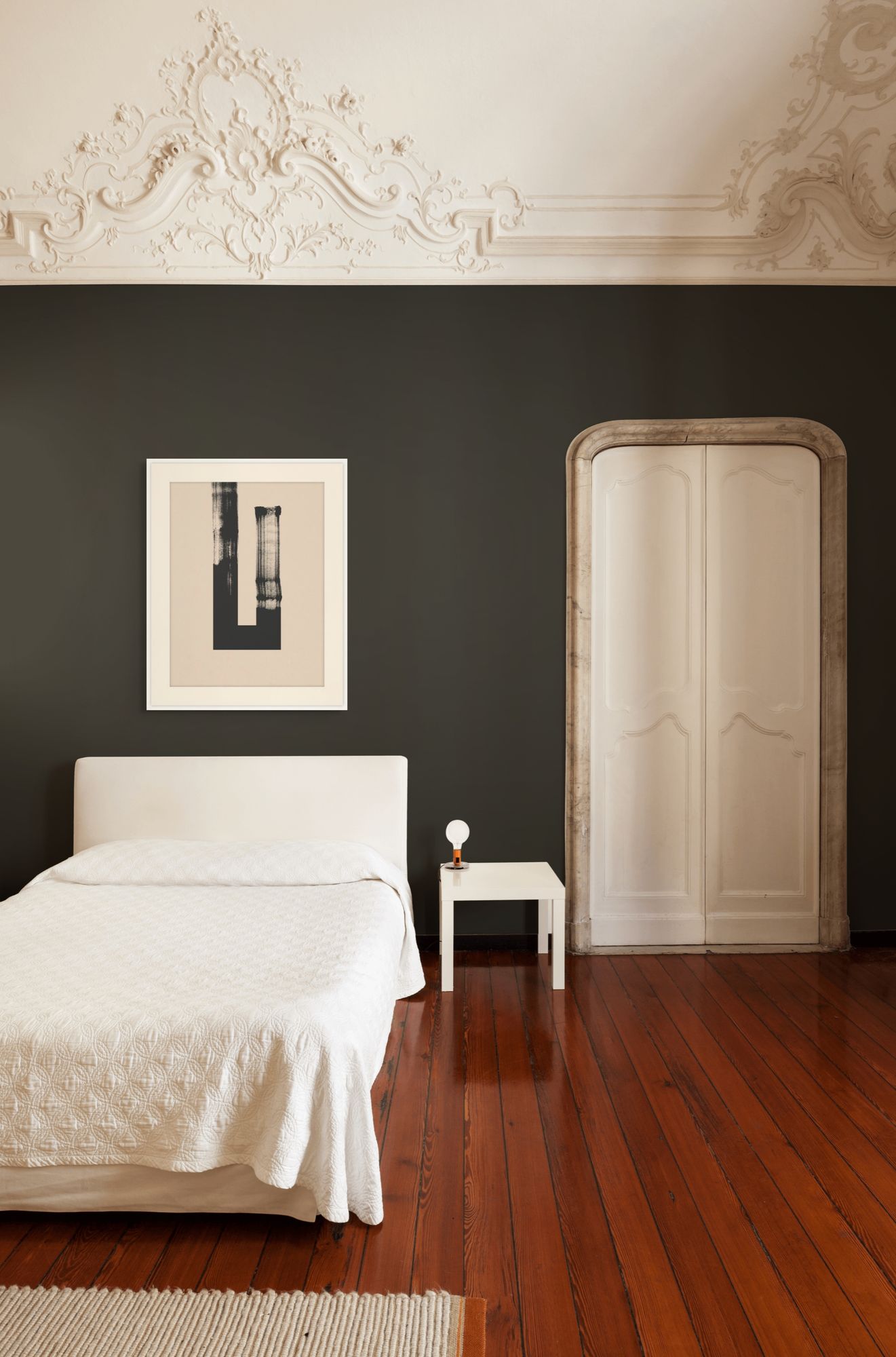 Linear Story 2 in a room