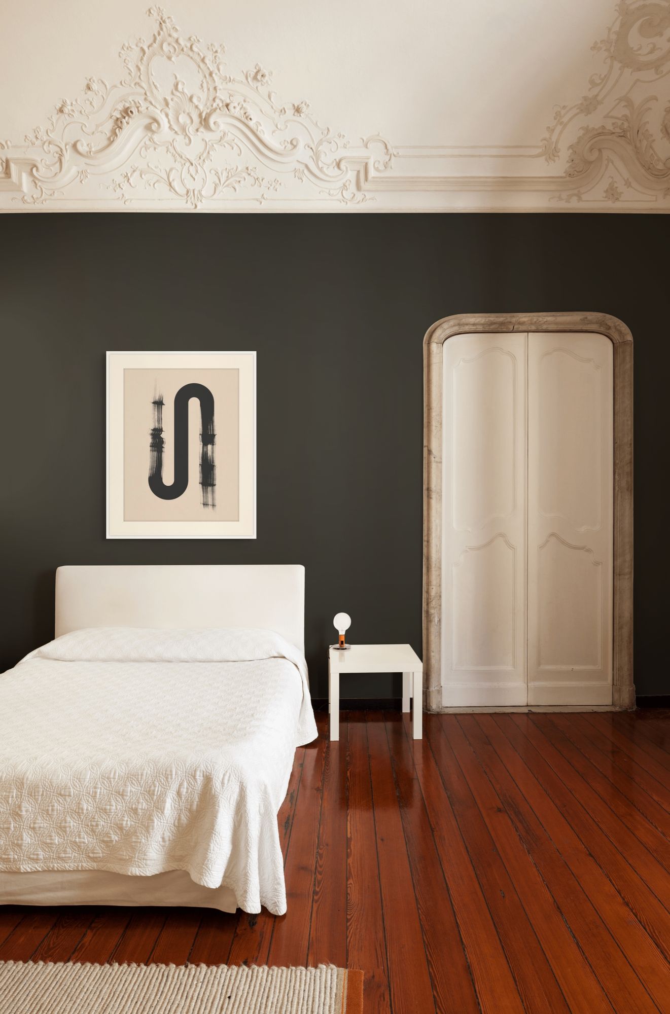 Linear Story 4 in a room