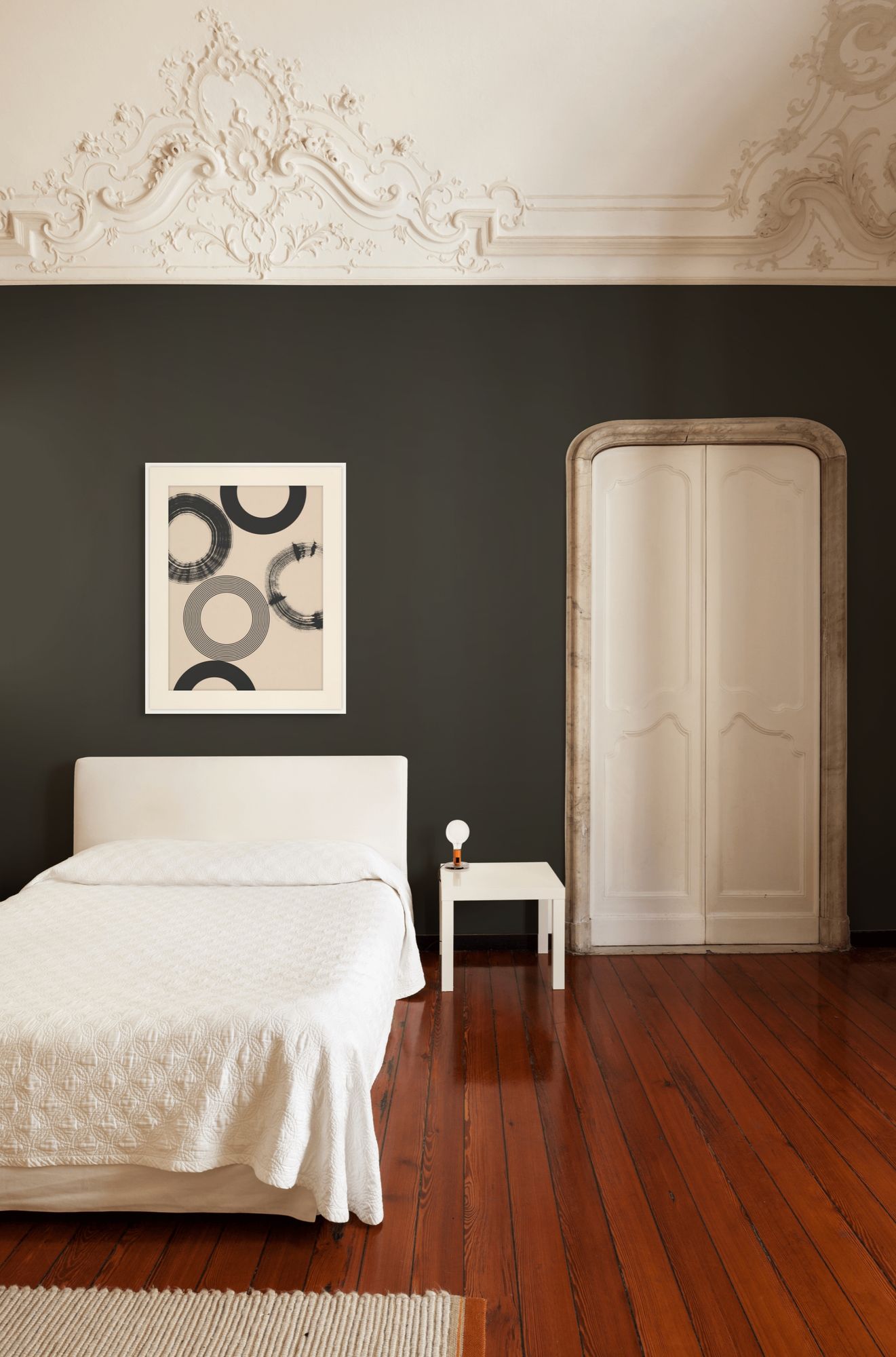Linear Story 6 in a room