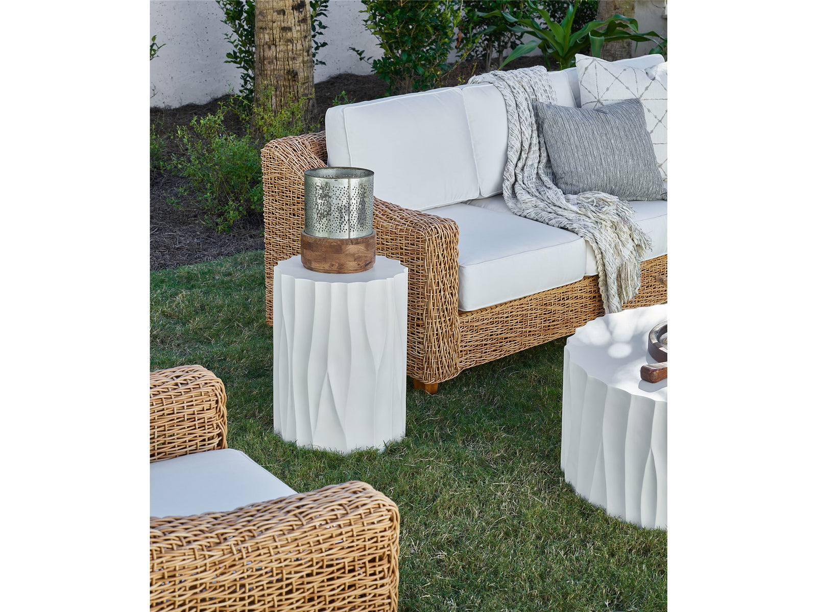 Coastal Living Outdoor Geneva End Table
