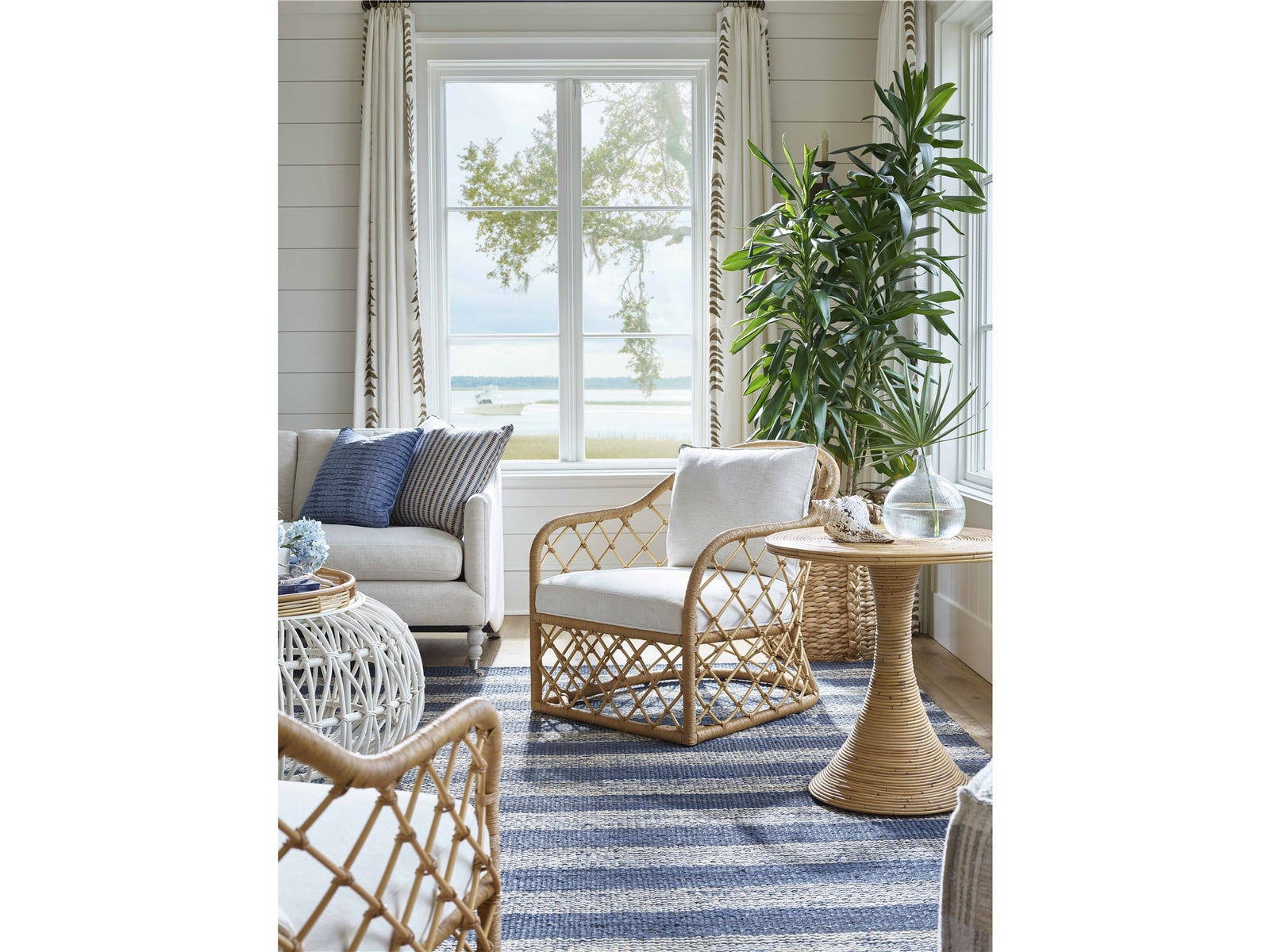Getaway Coastal Living Home Collection Miramar Accent Chair