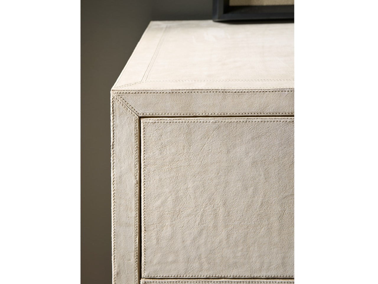 Modern Lira Dresser
