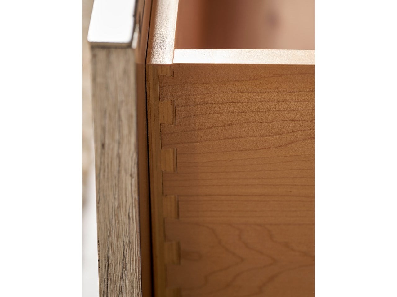 Modern Quartz Drawer Chest