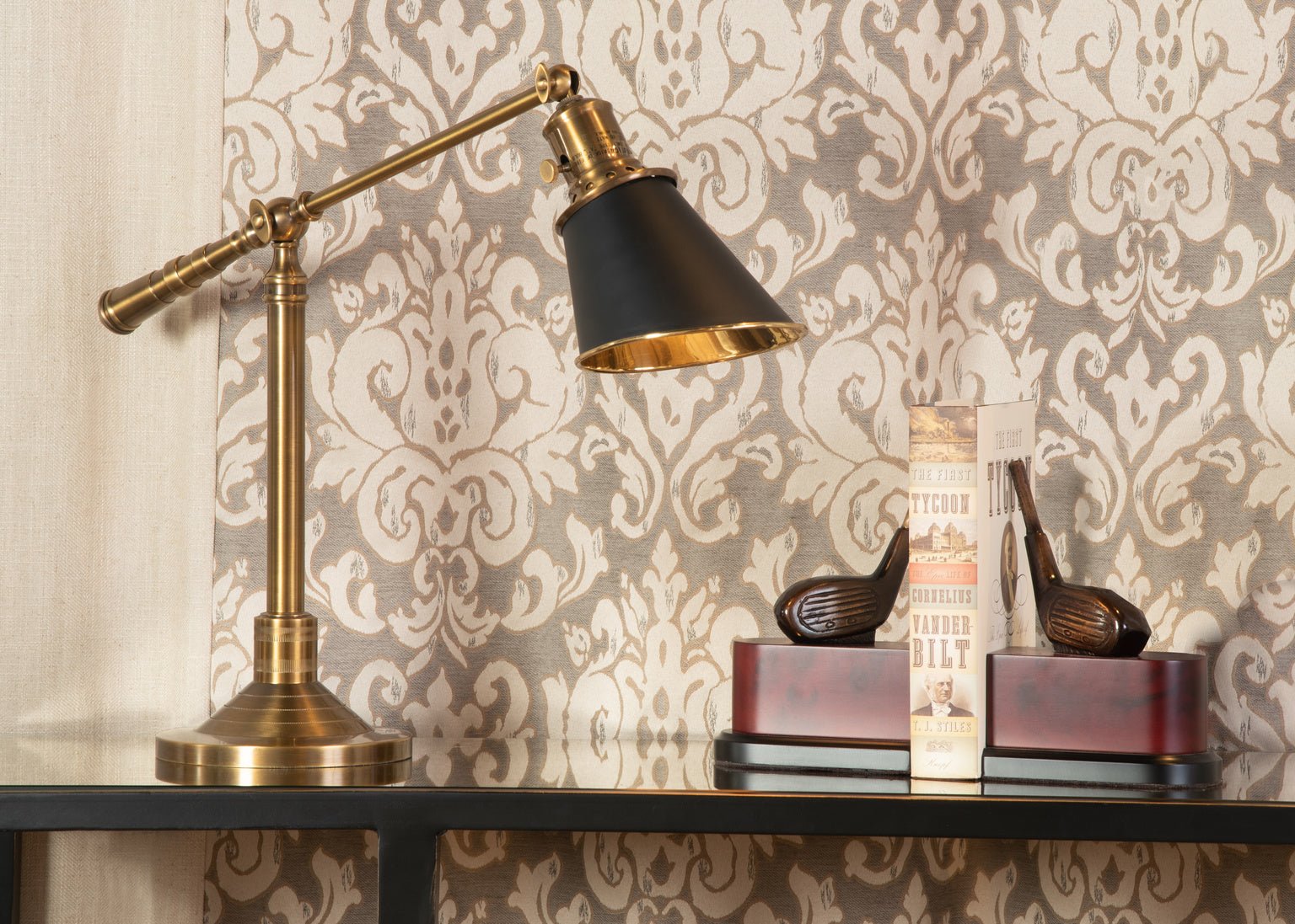 Counterweight Desk Lamp