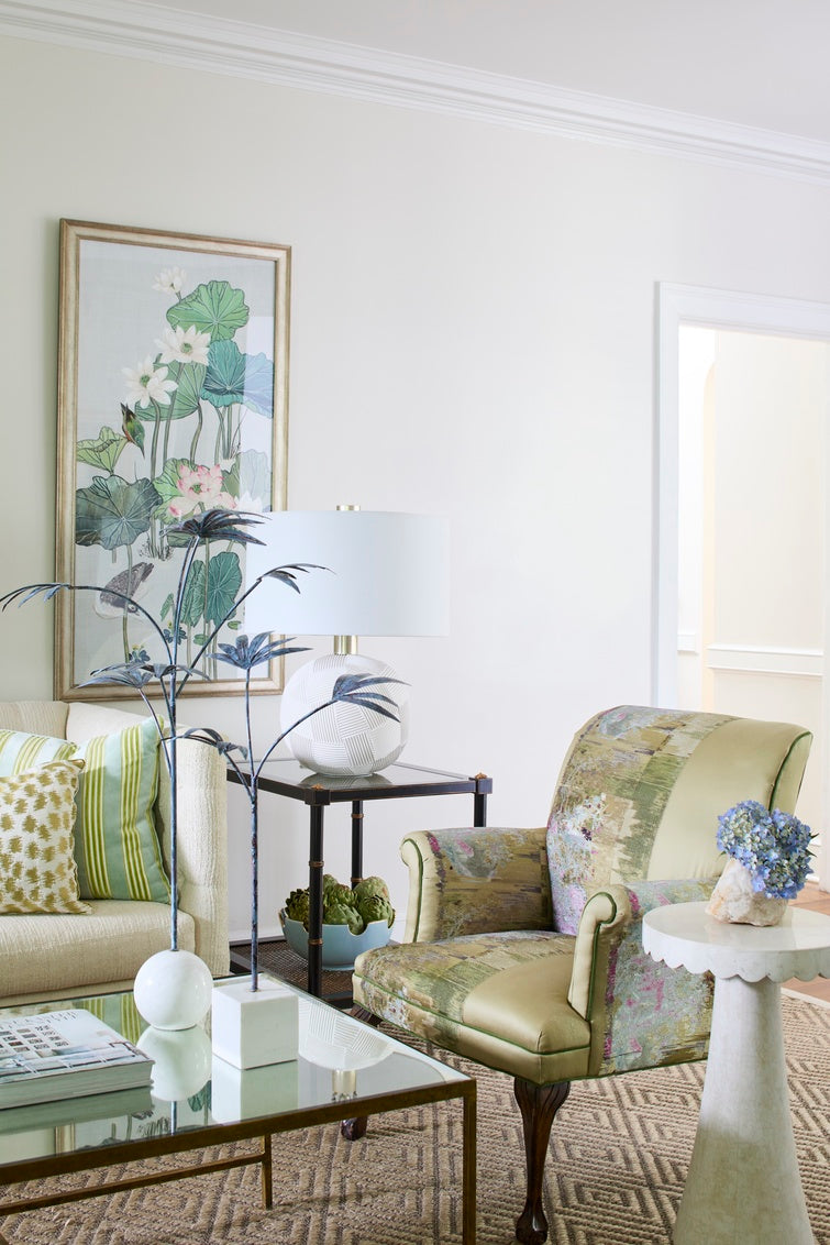 Valencia Lamp in 27 / Ceramic/Porcelain - Chelsea House