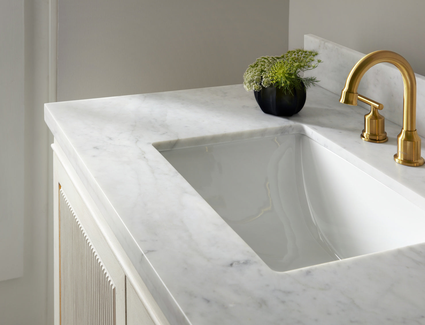 Modern History Swedish Reeded Vanity MHV-003