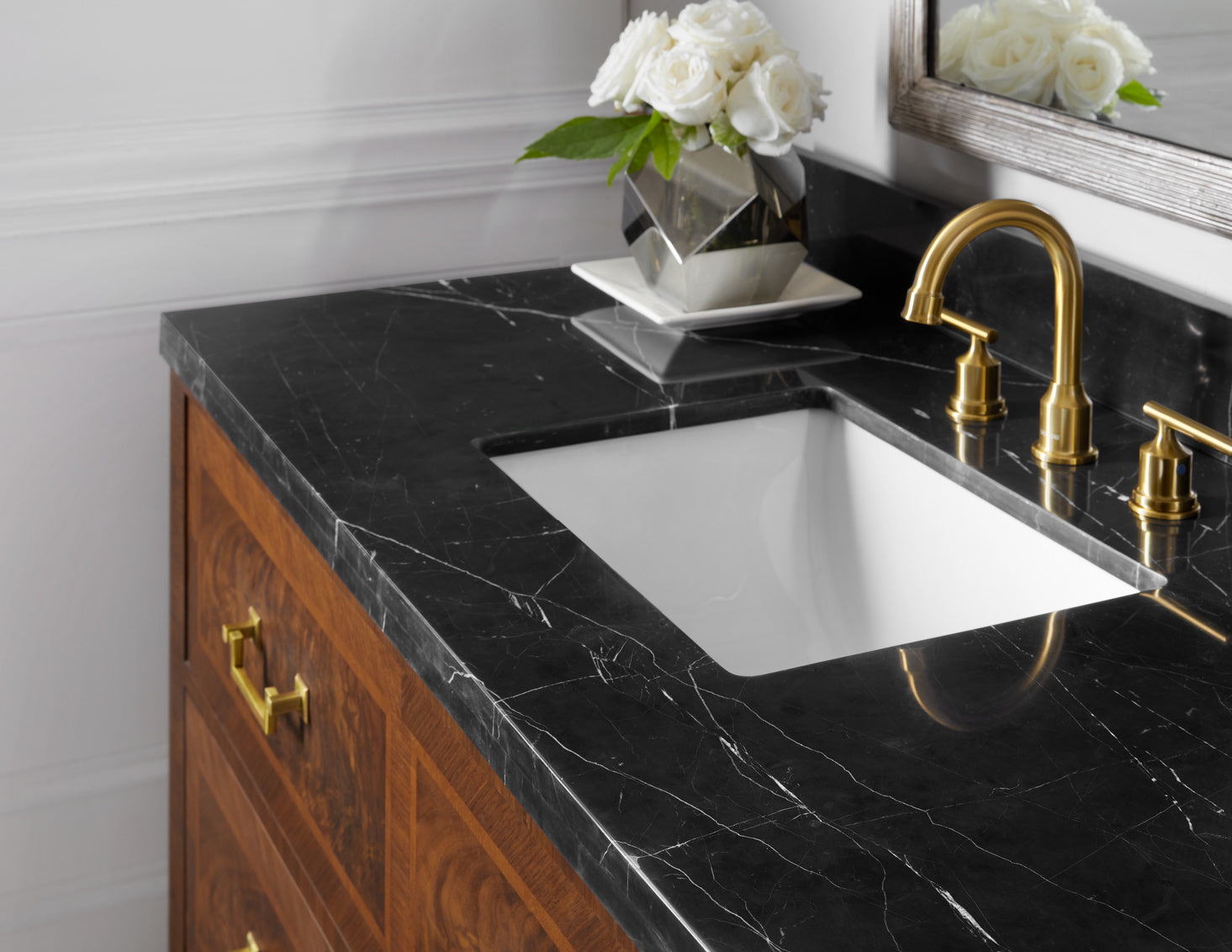 Modern History Gourdon Vanity MHV-001