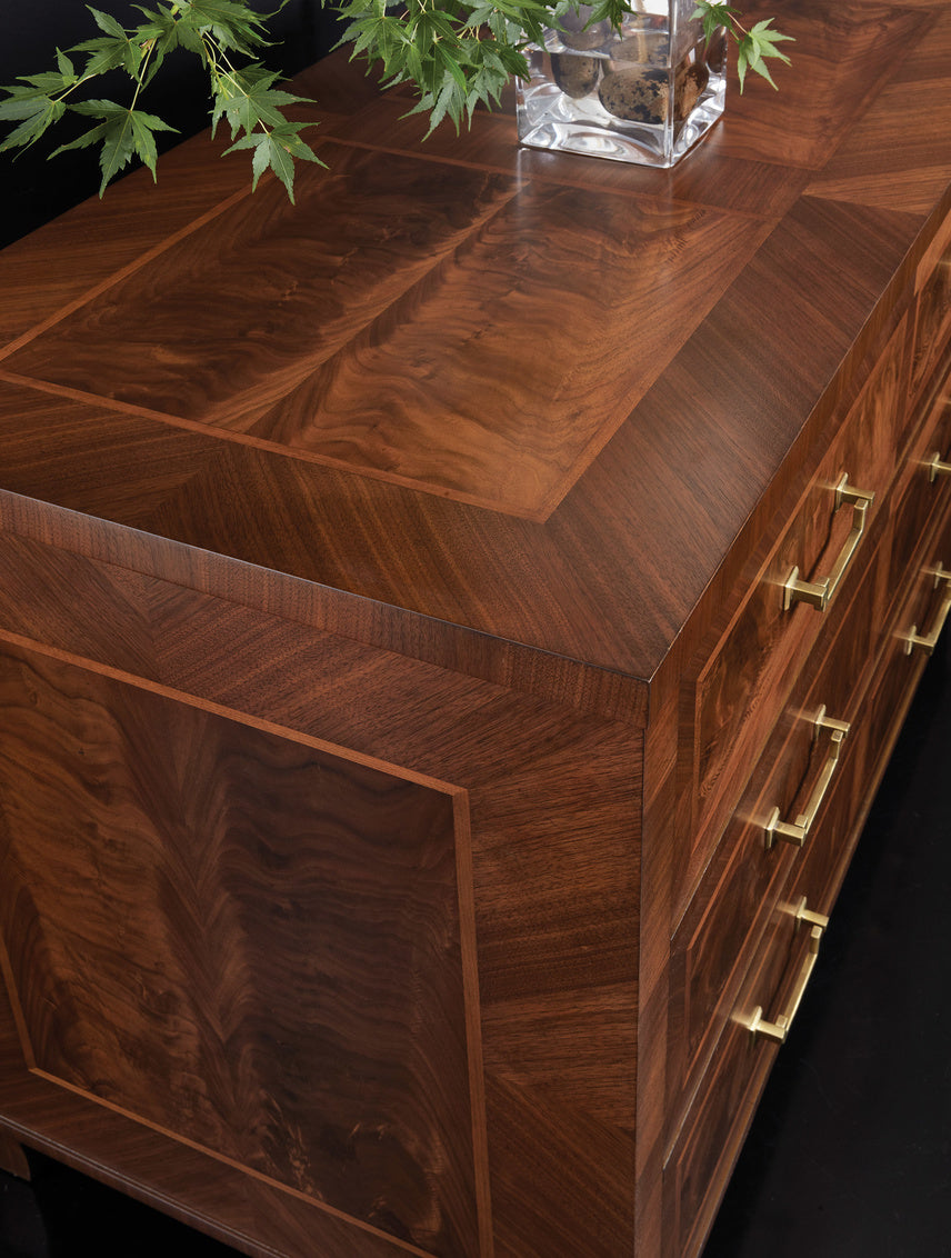 Gourdon Chest