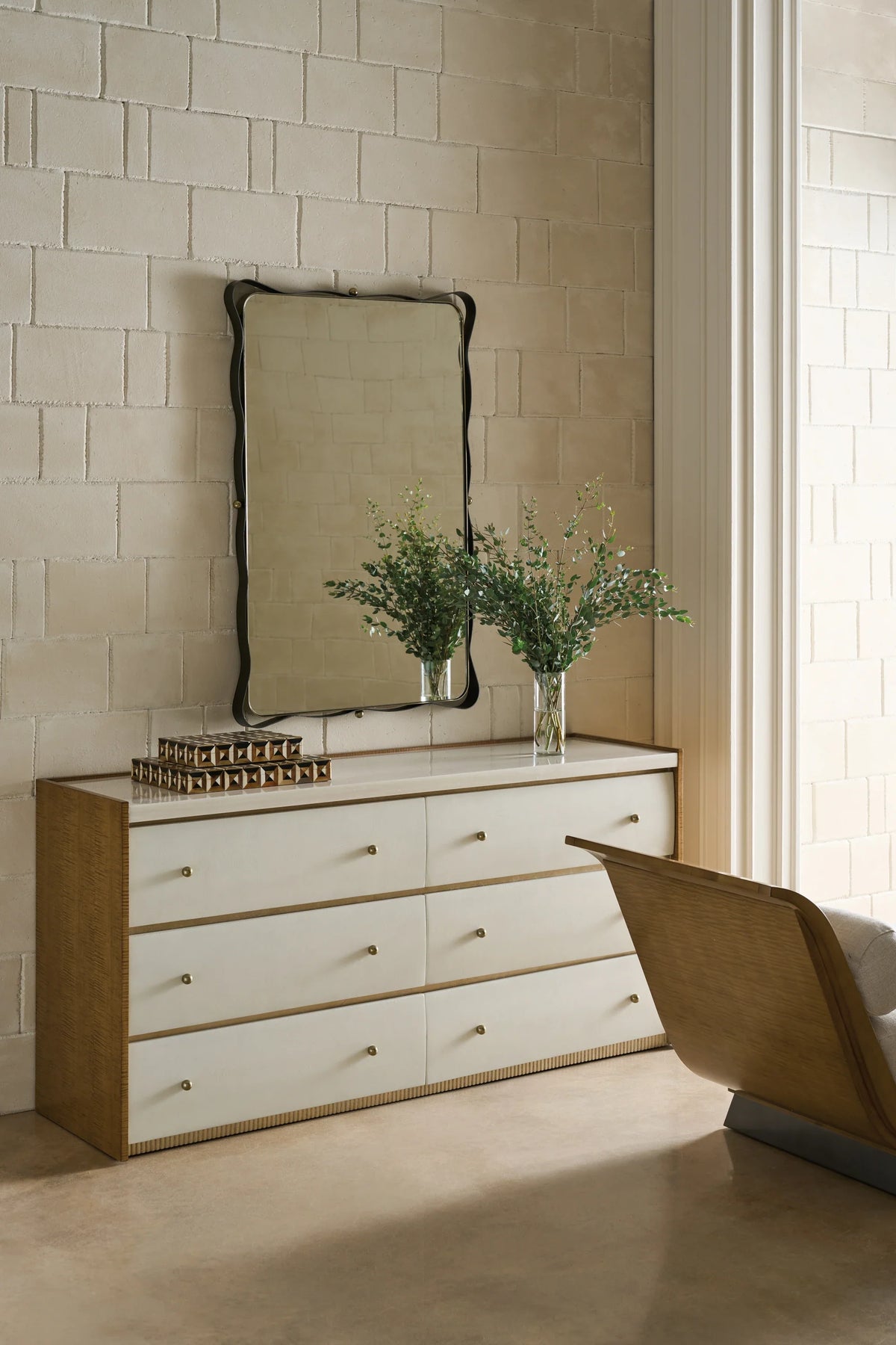 Avignon Dresser