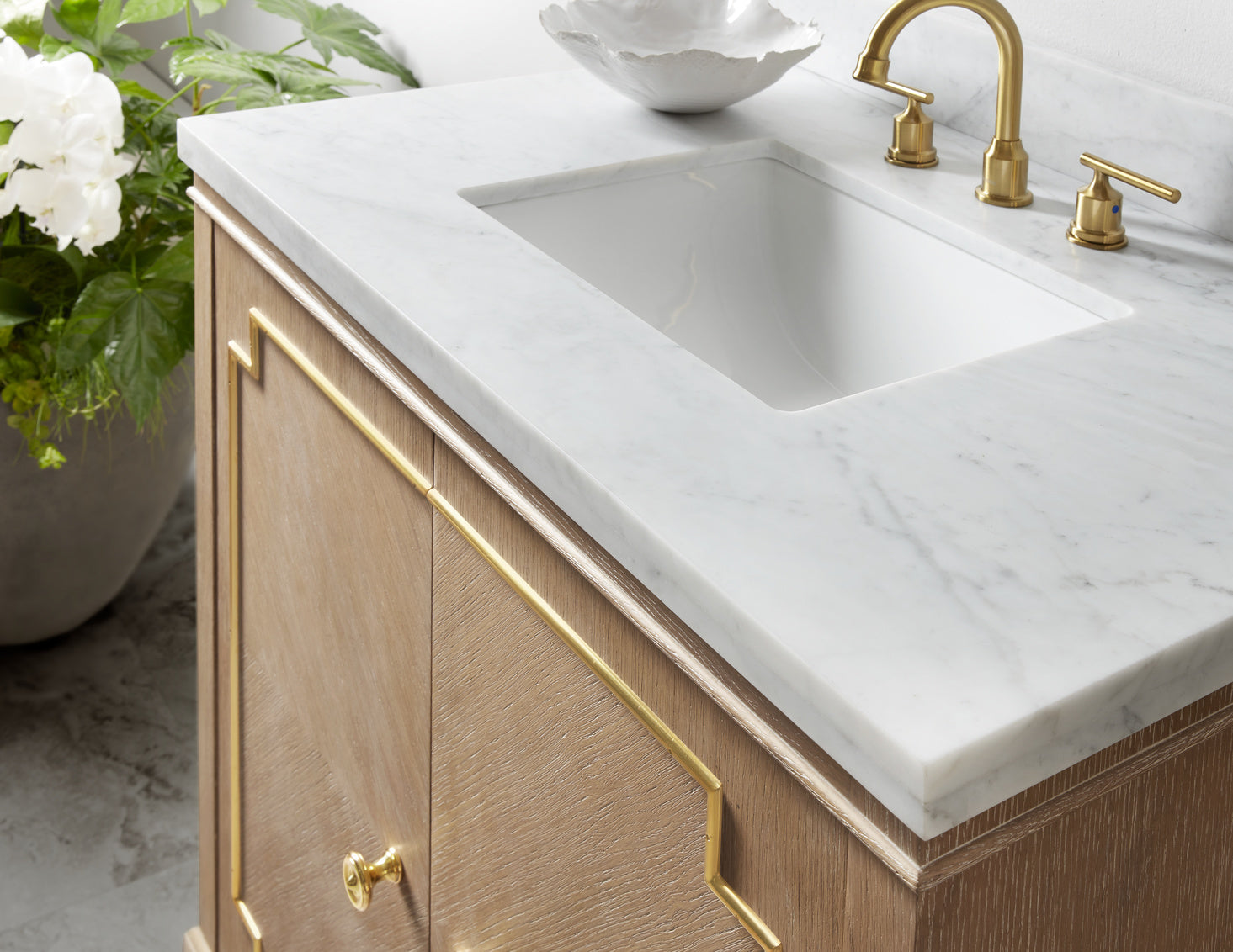 Modern History Noelle Vanity MHV-002