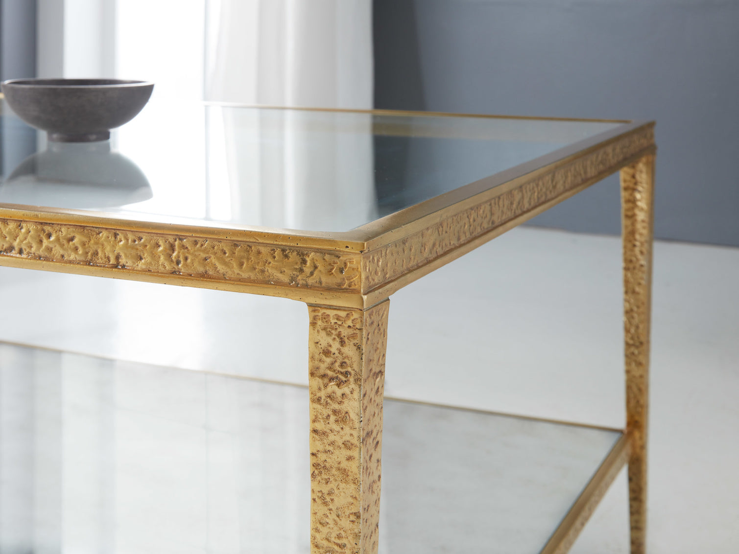 Modern History Sculpture Sqaure Cocktail Table MH1213F01