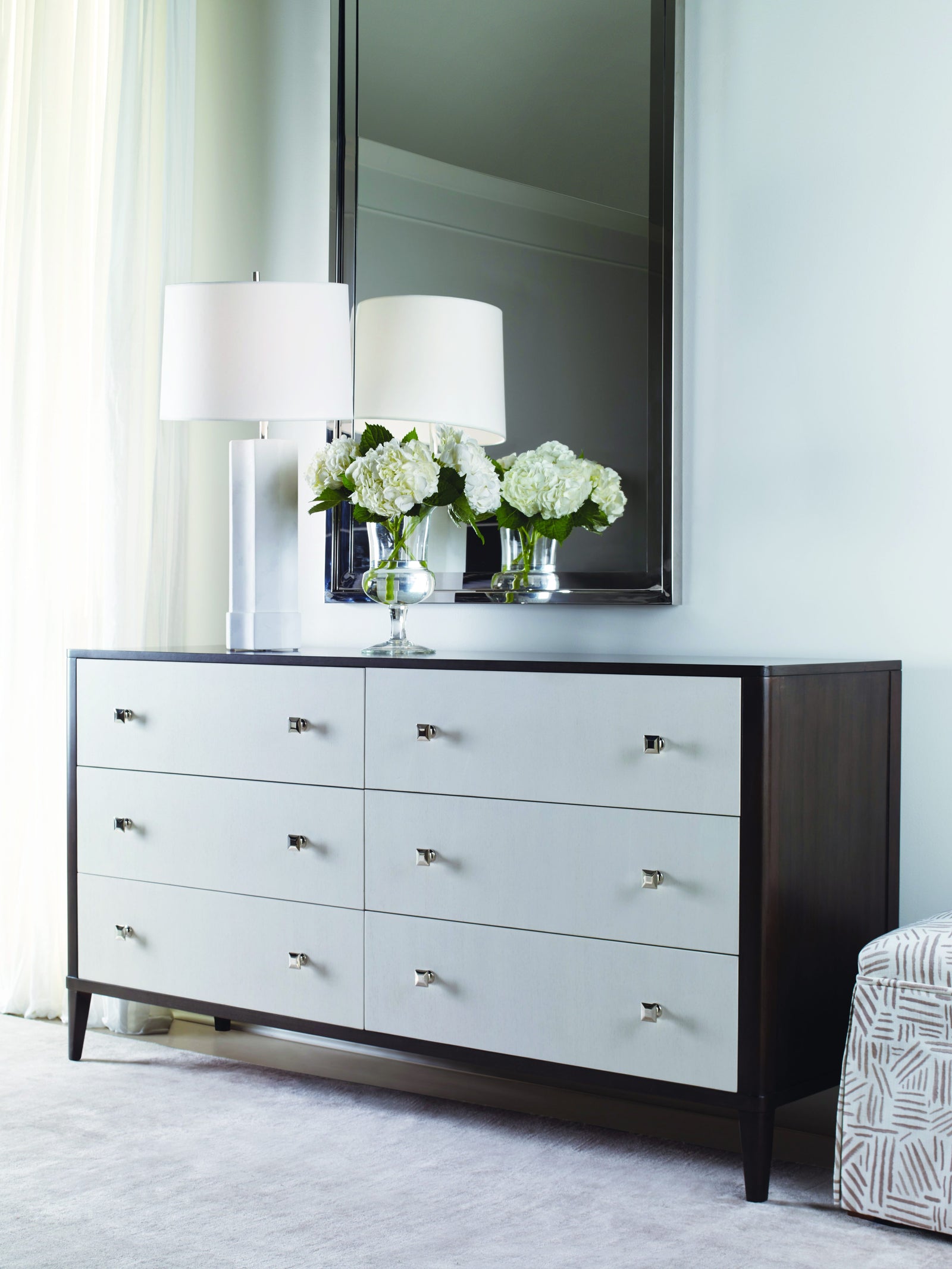 Aria Dresser -