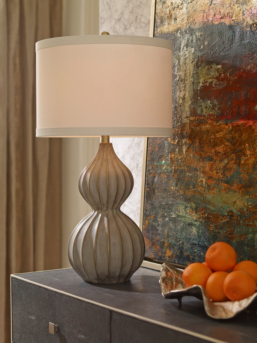 Delphine Lamp