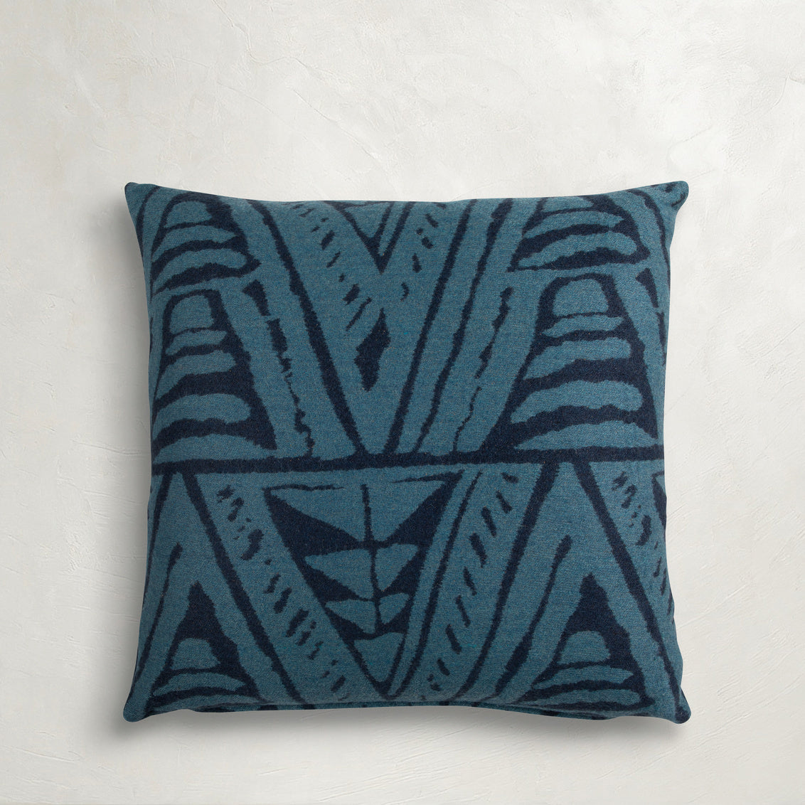 Katha Indigo Hypo 20x20