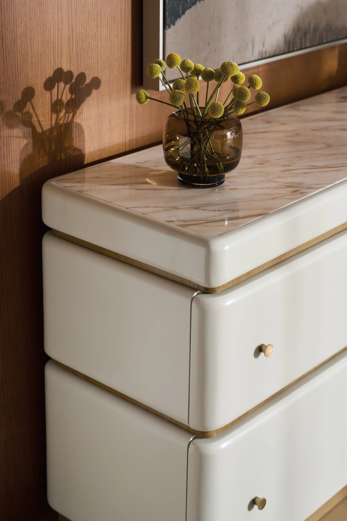 Milos Dresser