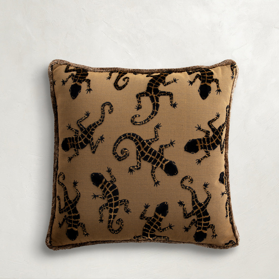 Izzy Camel Poly 20x20