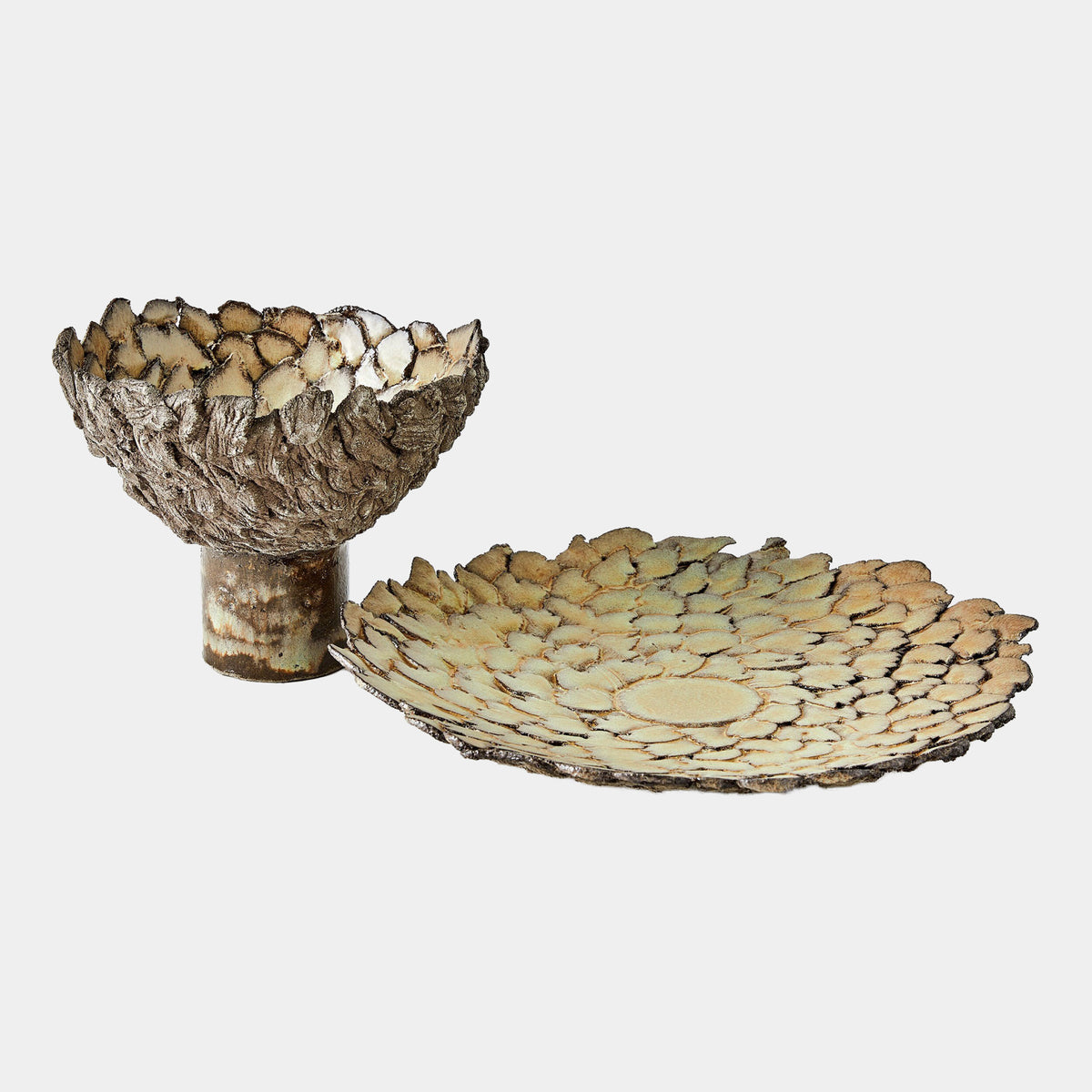 Petaled Pedestal Plate-Natural