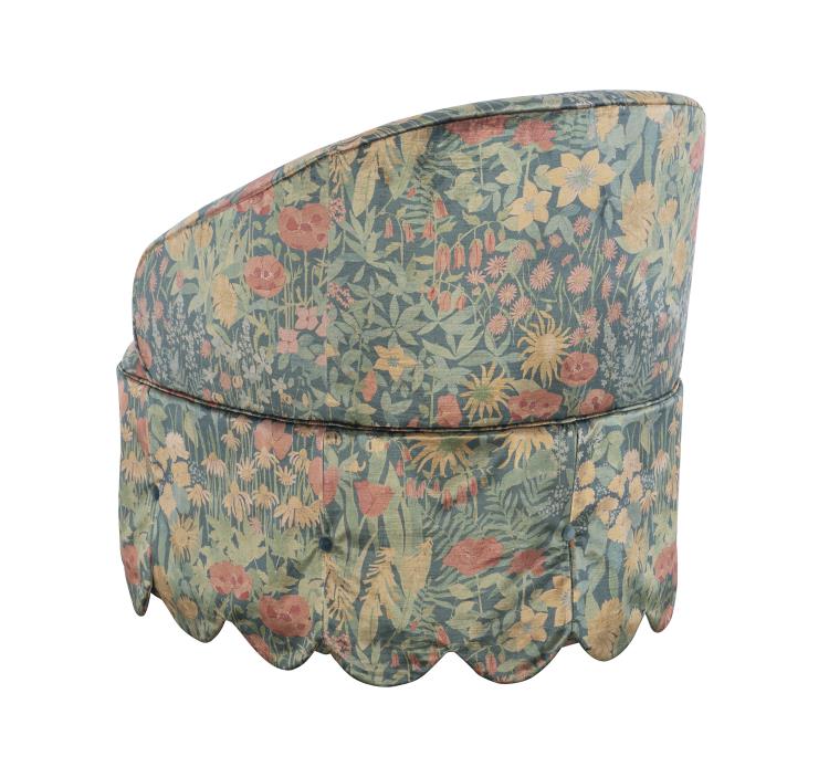 Queen Dorothy Swivel Chair