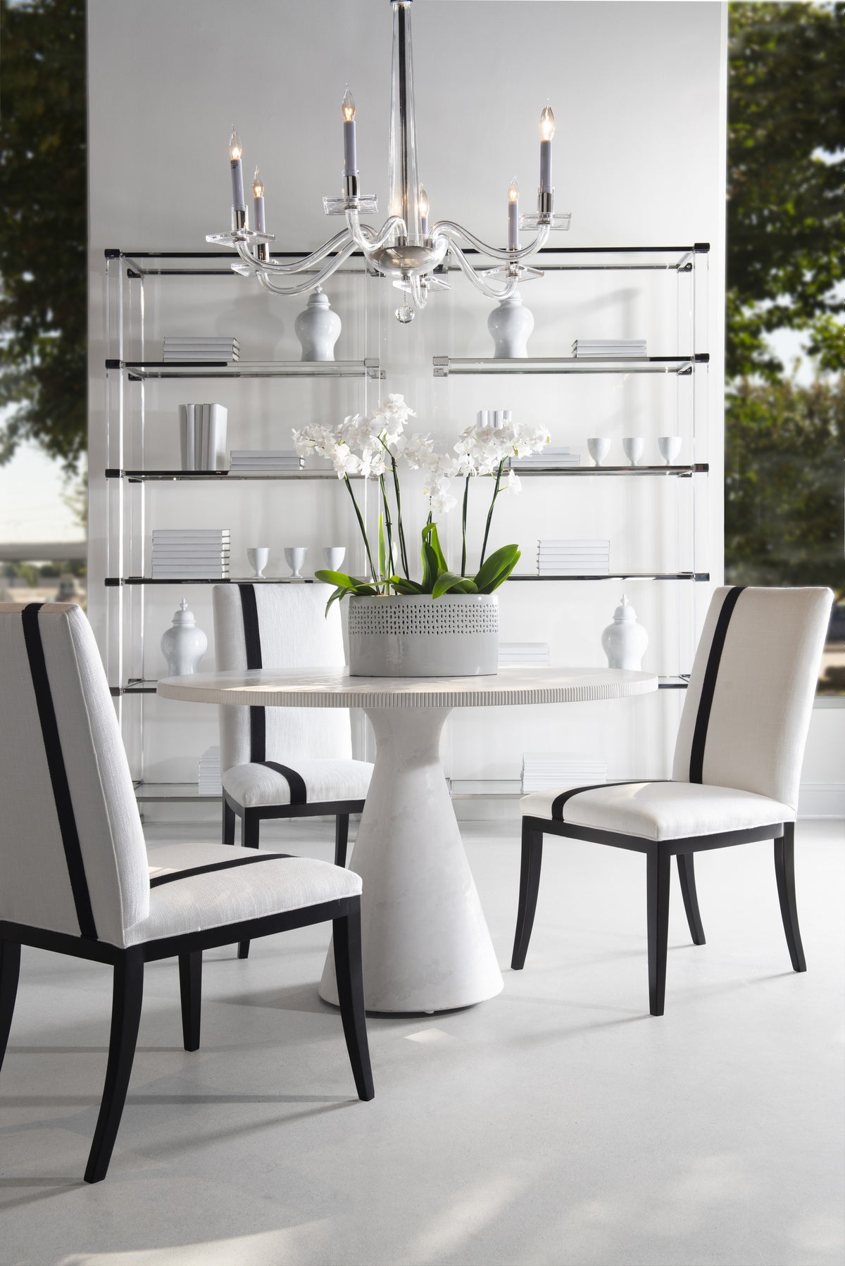 Linton Breakfast Table