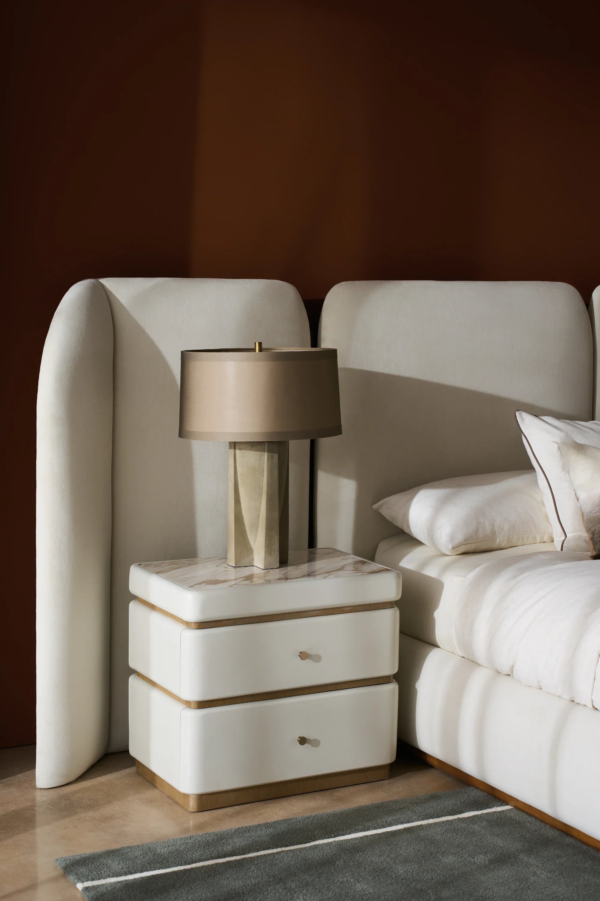 Malta Upholstered Queen Bed