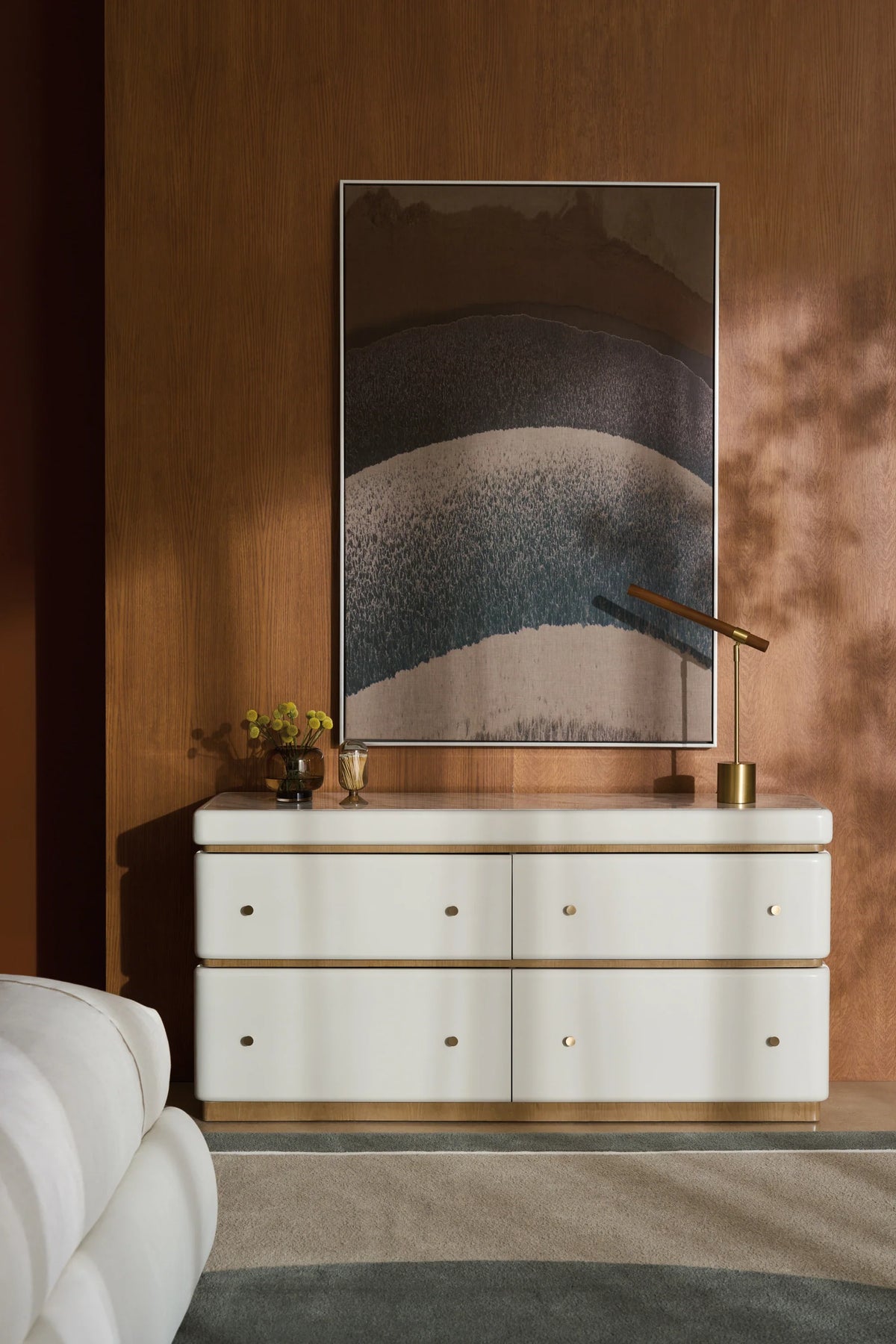 Milos Dresser