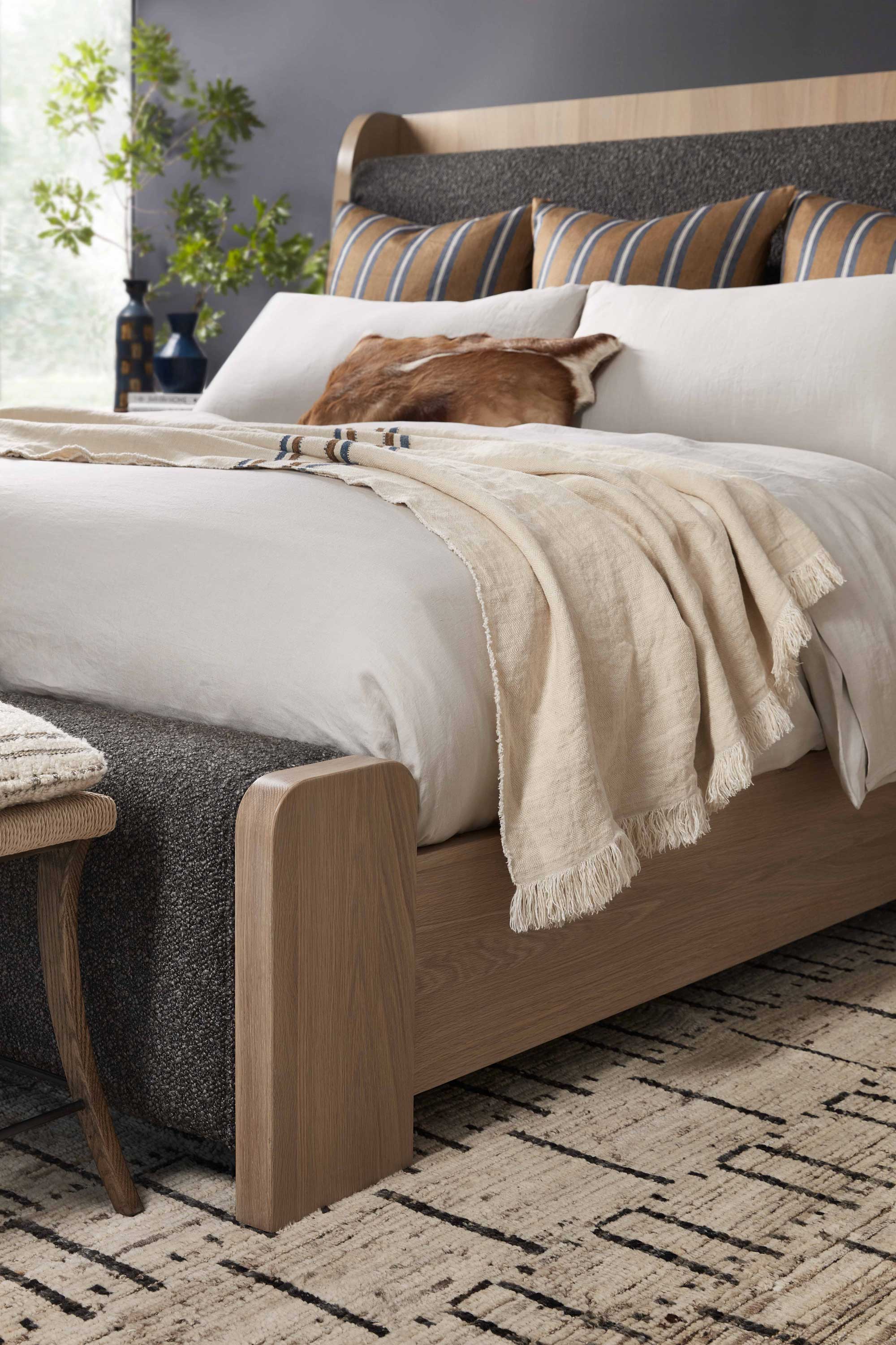 Frio King Bed