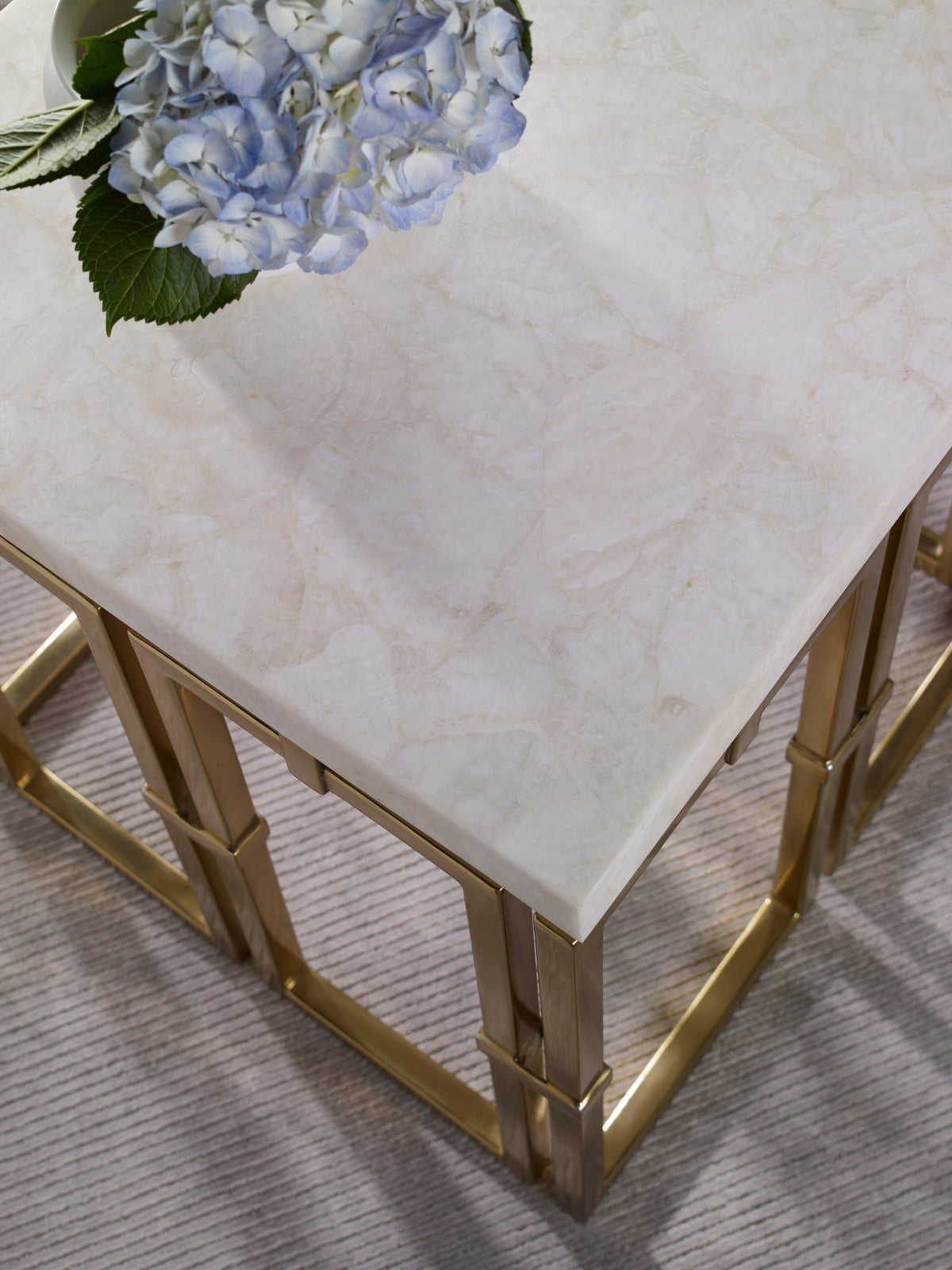 Links Chairside Table
